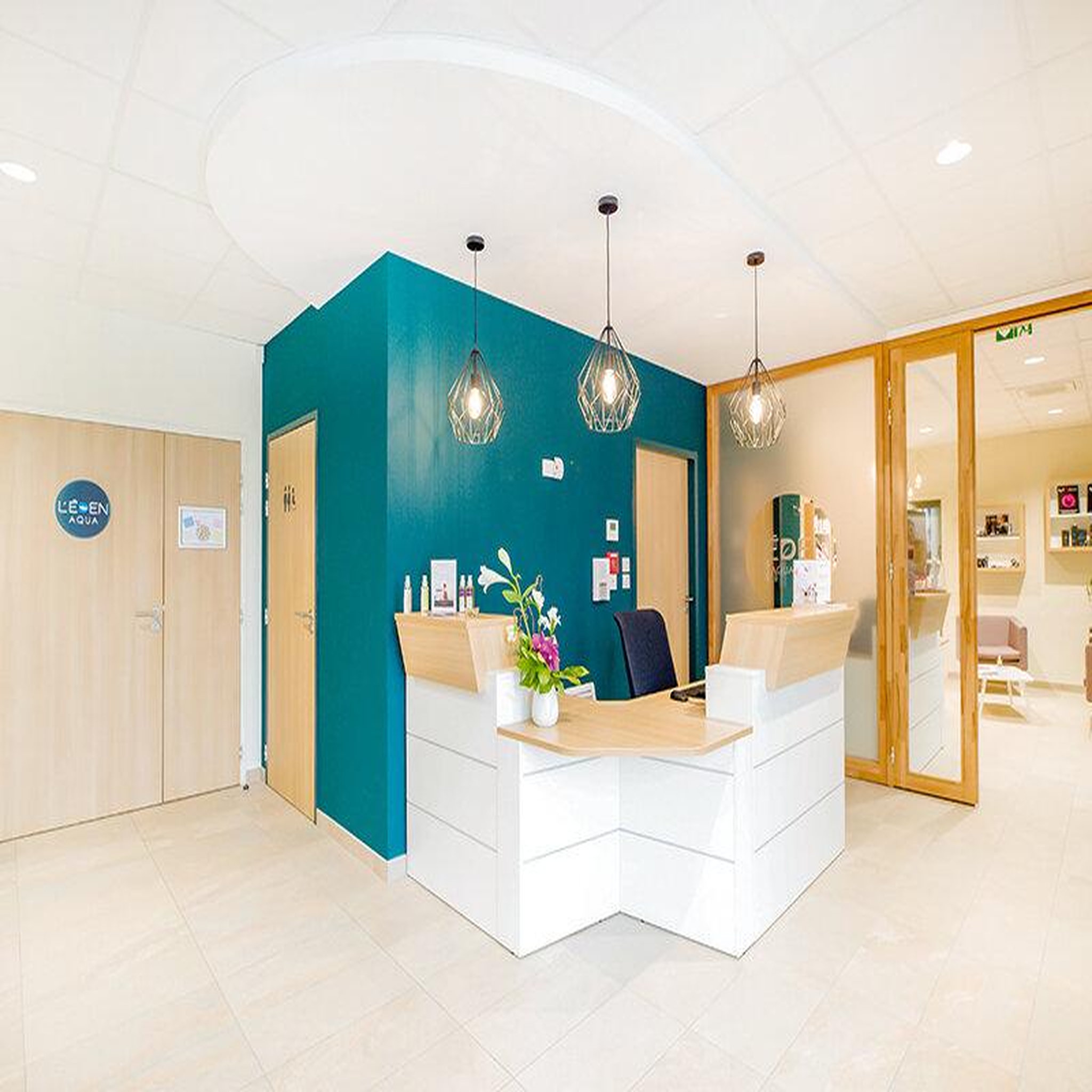 Voir la diapositive 3 : Smartbox Pause bien-être : 2h de spa privatisé avec collation près de nantes - coffret cadeau bien-être