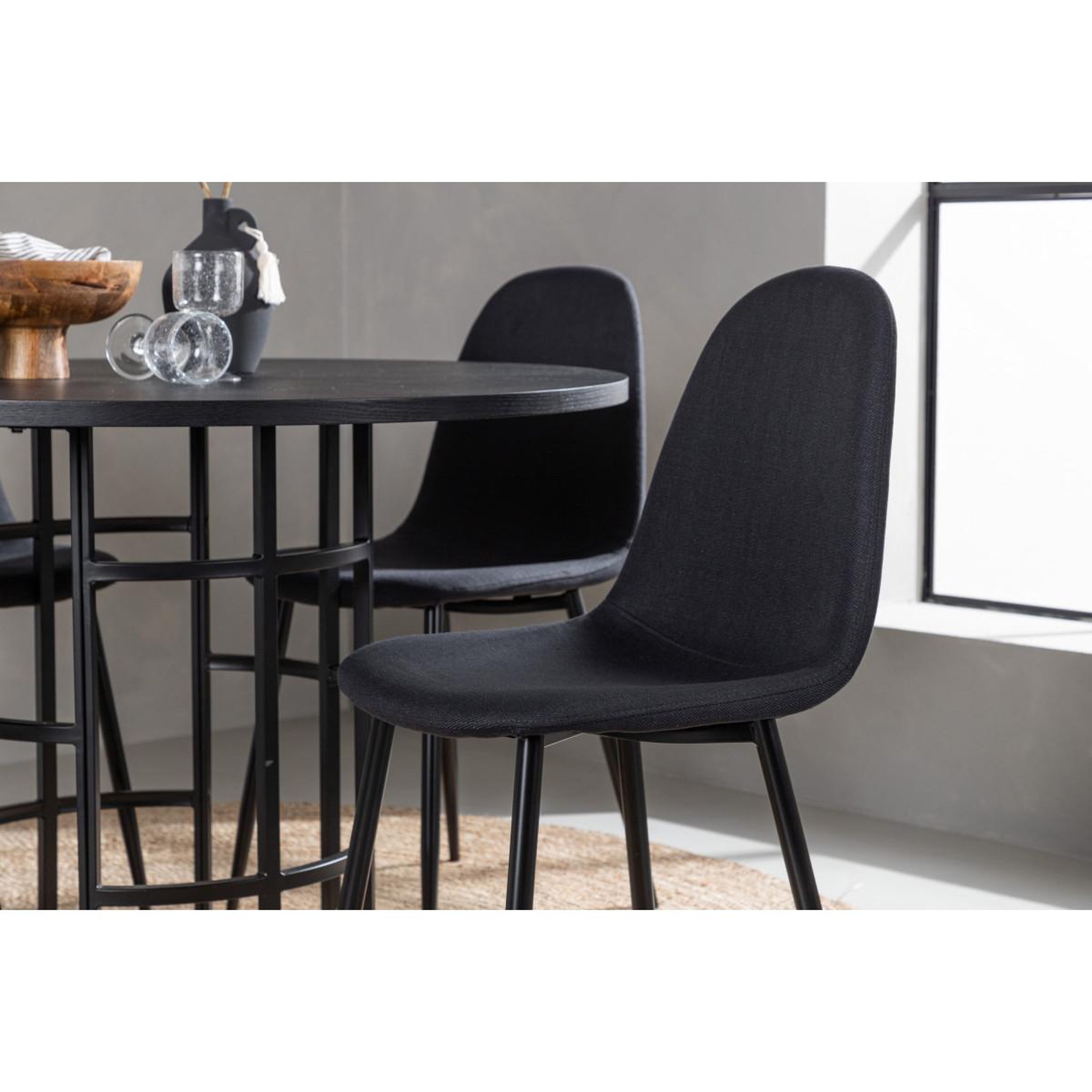 Voir la diapositive 4 : Paris Prix Ensemble table à manger & 4 chaises  copenhagen & polar  115cm noir