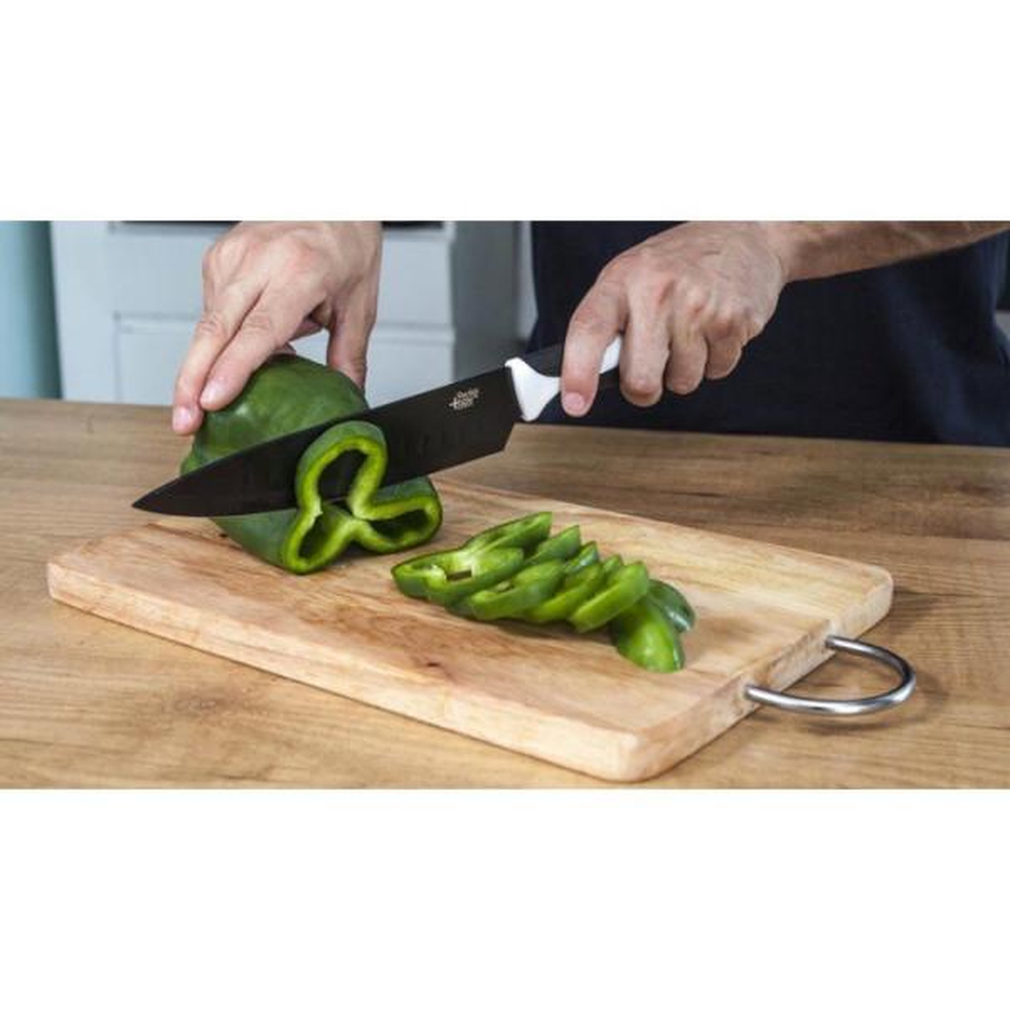 Voir la diapositive 2 : CECOTEC Set de couteaux professionnels - CECOTEC - Swiss Noir - 6 couteaux + éplucheur - Revêtement céramique - Noir