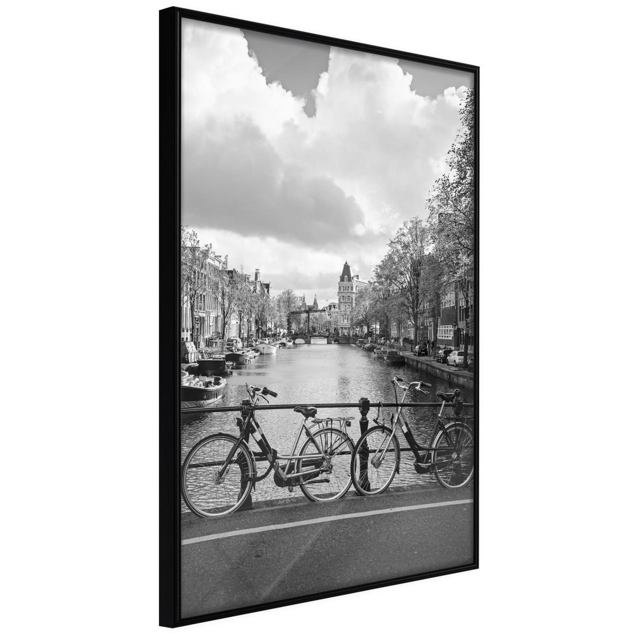 Paris Prix Affiche murale encadrée  bicycles against canal. Coloris disponibles : Jaune, Noir