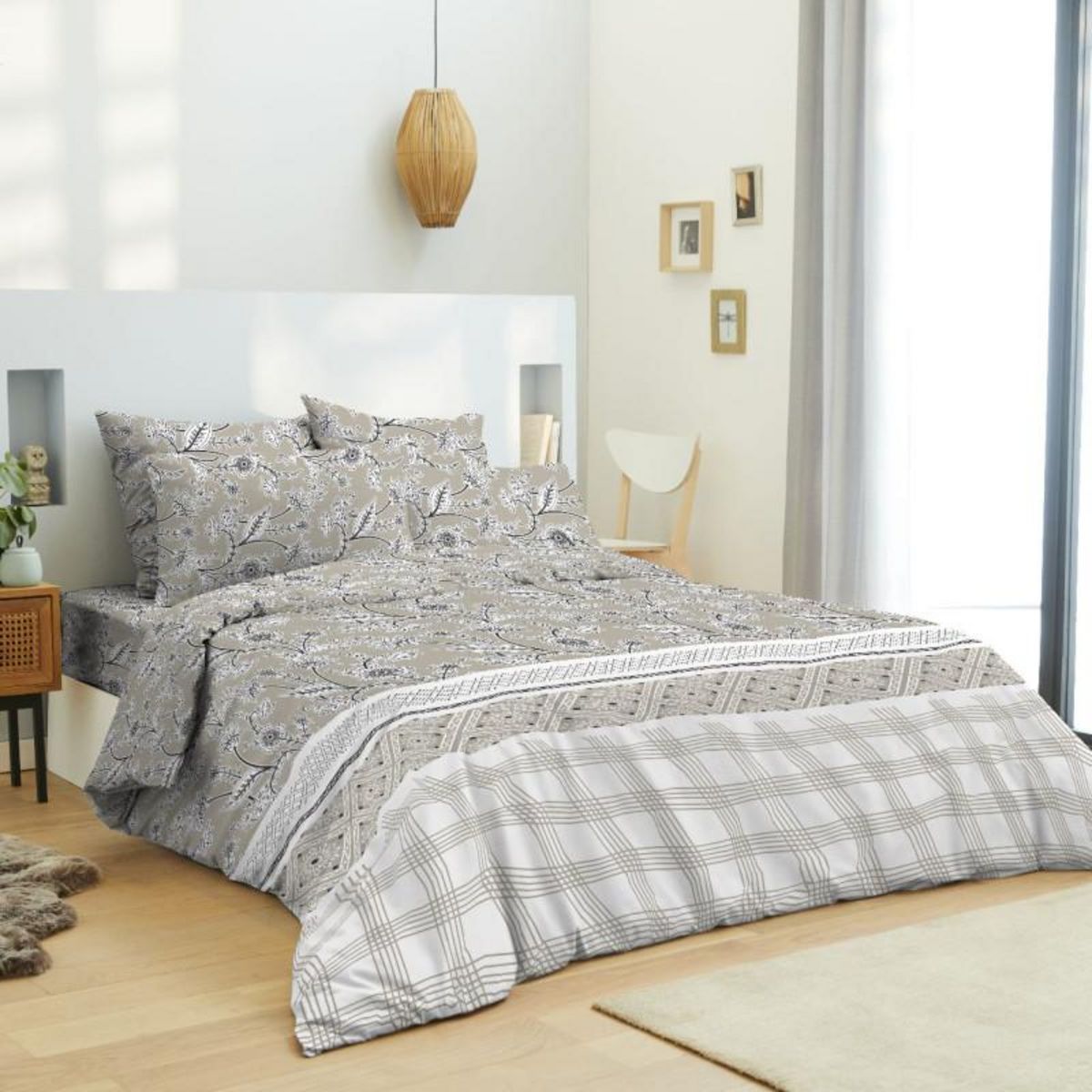 UNIVERS DECOR Pack complet housse de couette réversible pour lit 180 x 200 cm  King size  Floral taupe