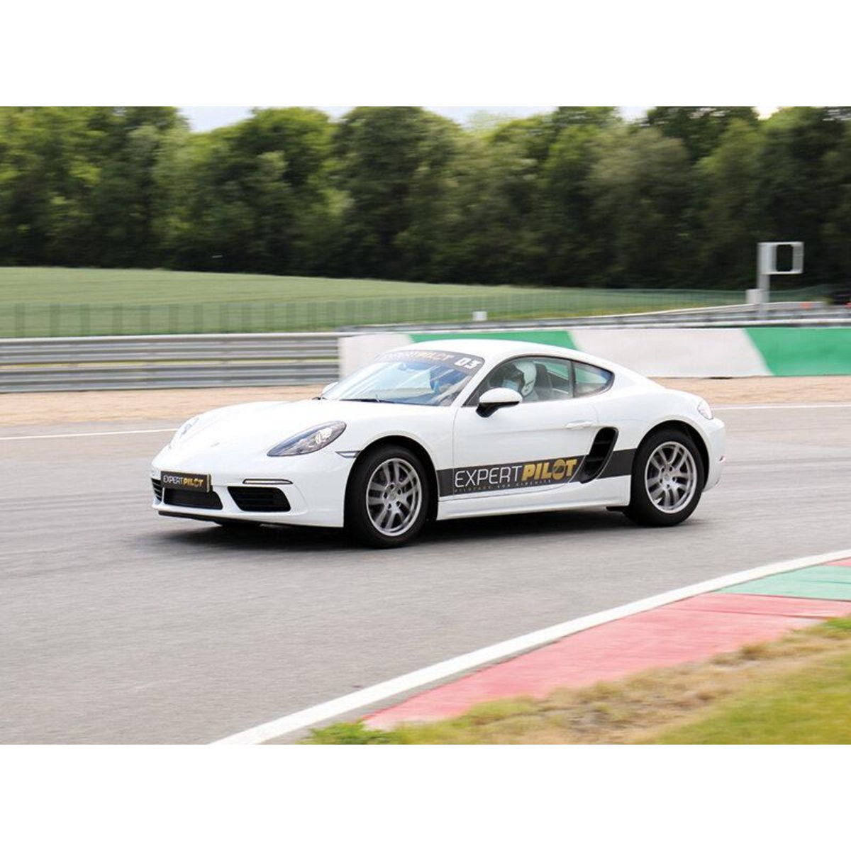 Smartbox Stage de pilotage : 4 tours sur le circuit de Dijon-Prenois au volant d'une Porsche Cayman - Coffret Cadeau Sport & Aventure