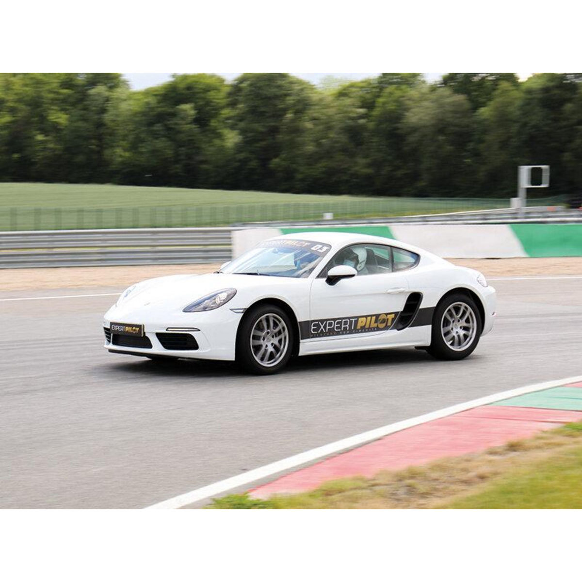 Smartbox Stage de pilotage : 4 tours sur le circuit de Dijon-Prenois au volant d'une Porsche Cayman - Coffret Cadeau Sport & Aventure