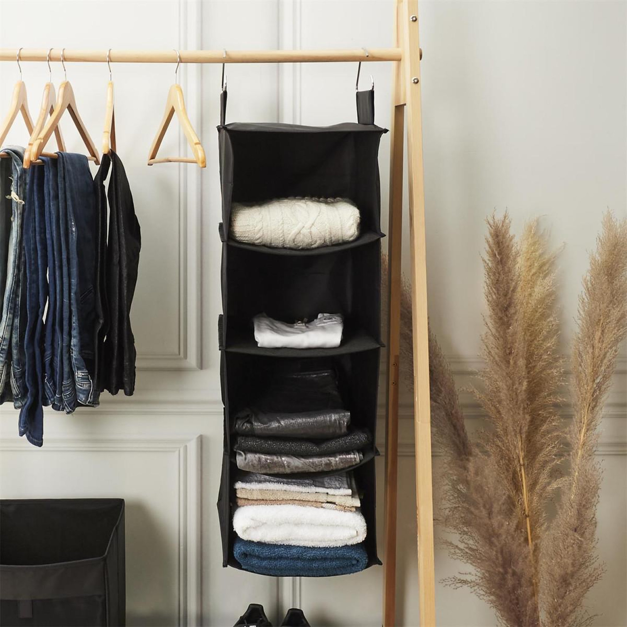 Voir la diapositive 4 : Je cherche une idee Rangement 5 cases à suspendre  pliable  80cm noir