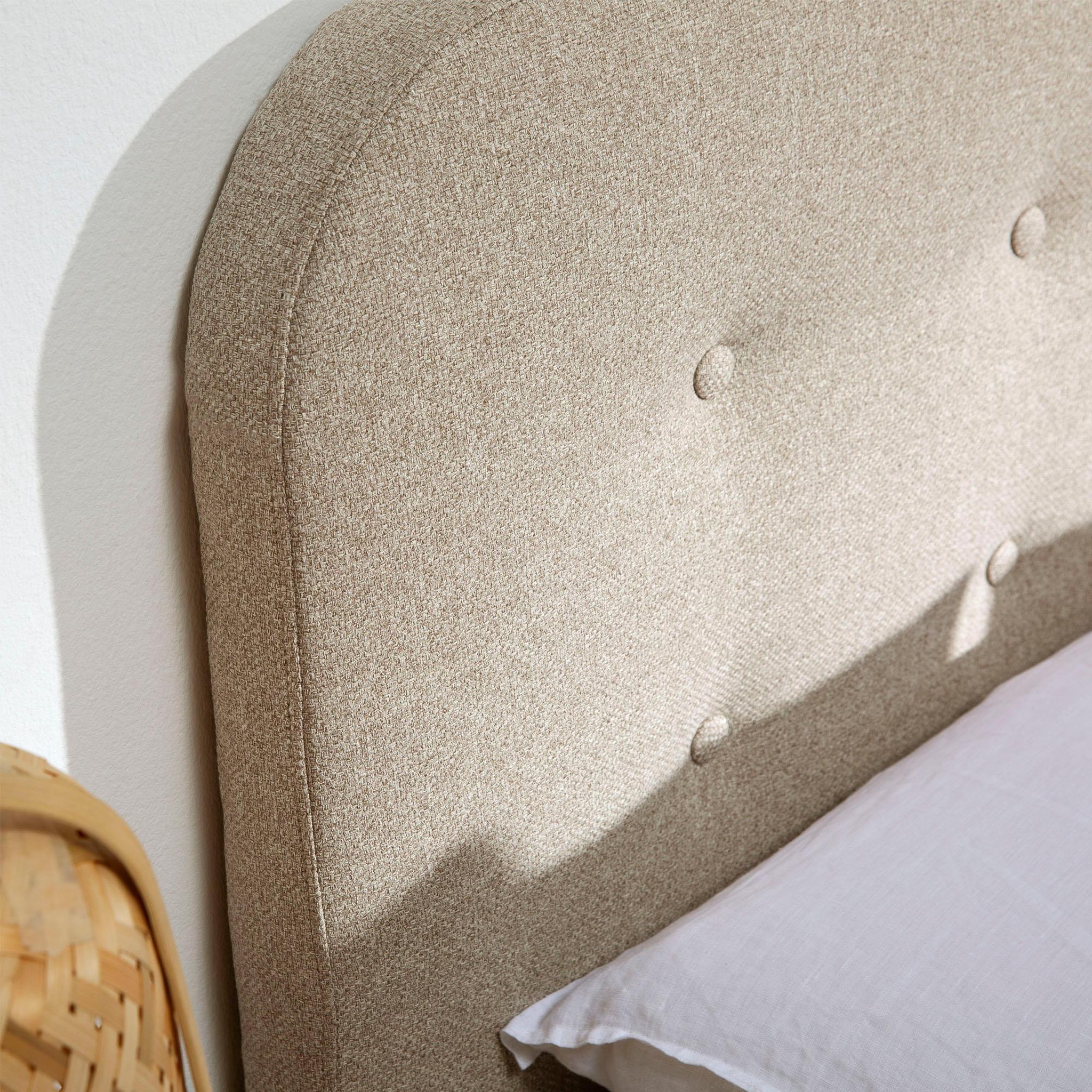 Voir la diapositive 4 : MARCKONFORT Tête de lit tapissée Saona 140x60 cm Couleur Beige, 8 cm d'épaisseur