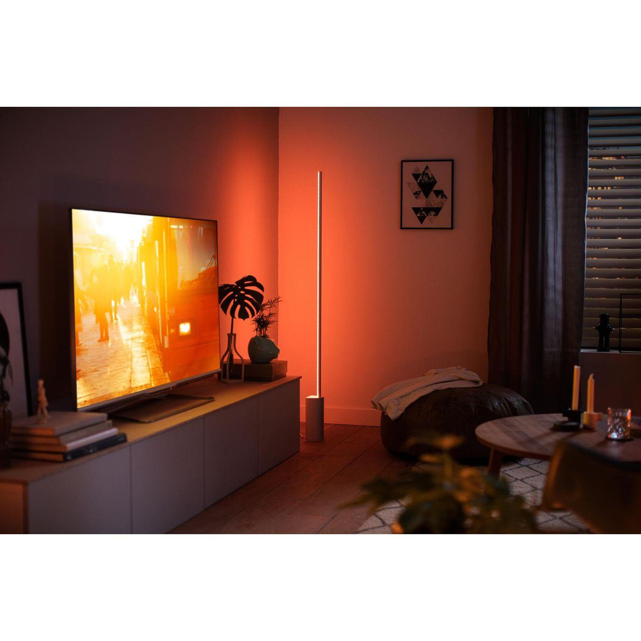 Voir la diapositive 5 : PHILIPS HUE Lampe connectée Gradient Signe noir White&Color Ambiance