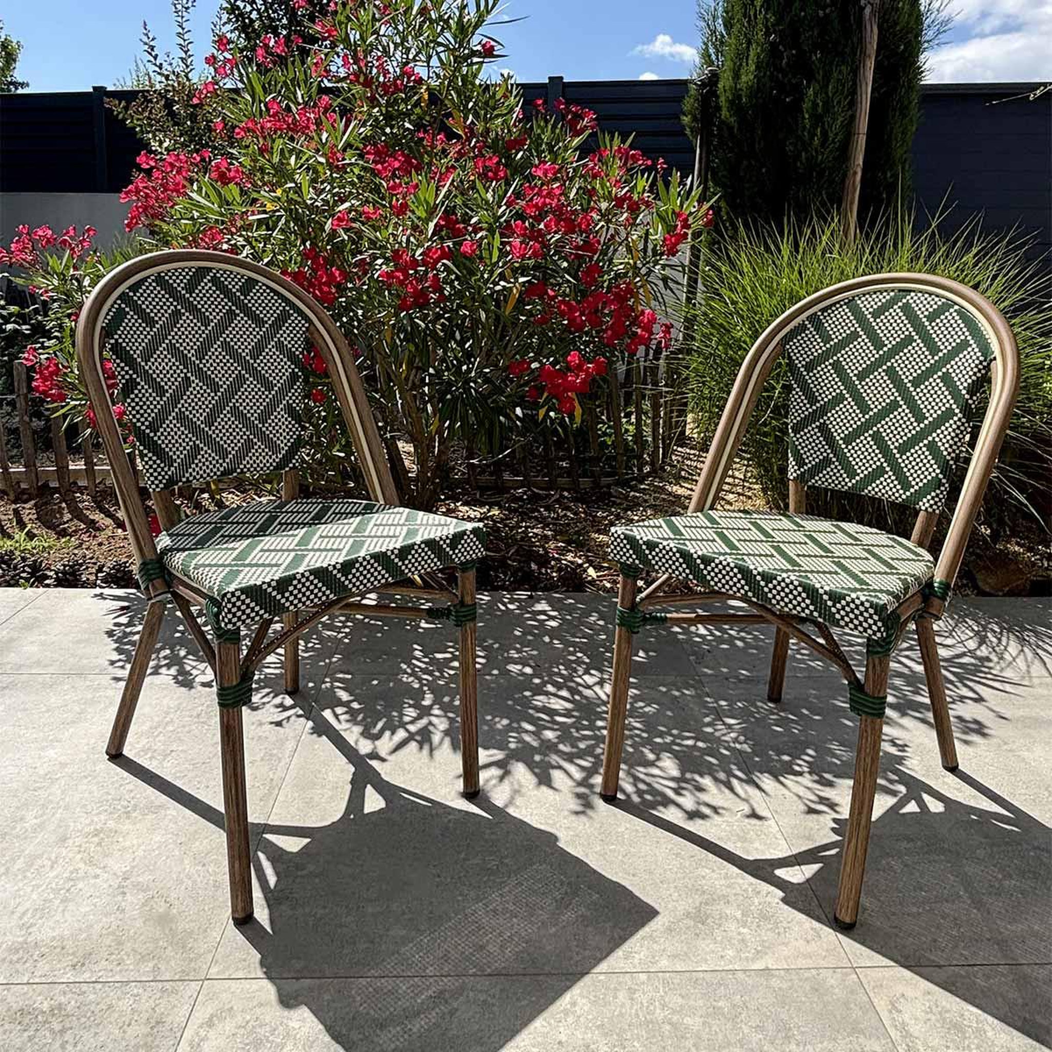 Voir la diapositive 2 : Paris Prix Lot de 2 chaises de jardin empilable  bistro  87cm vert