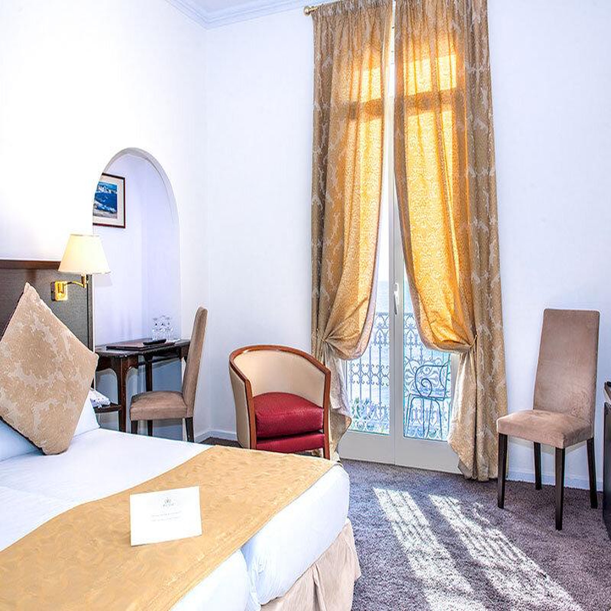 Voir la diapositive 3 : Smartbox 2 jours avec dîner en hôtel 4* sur la promenade des anglais à nice - coffret cadeau séjour