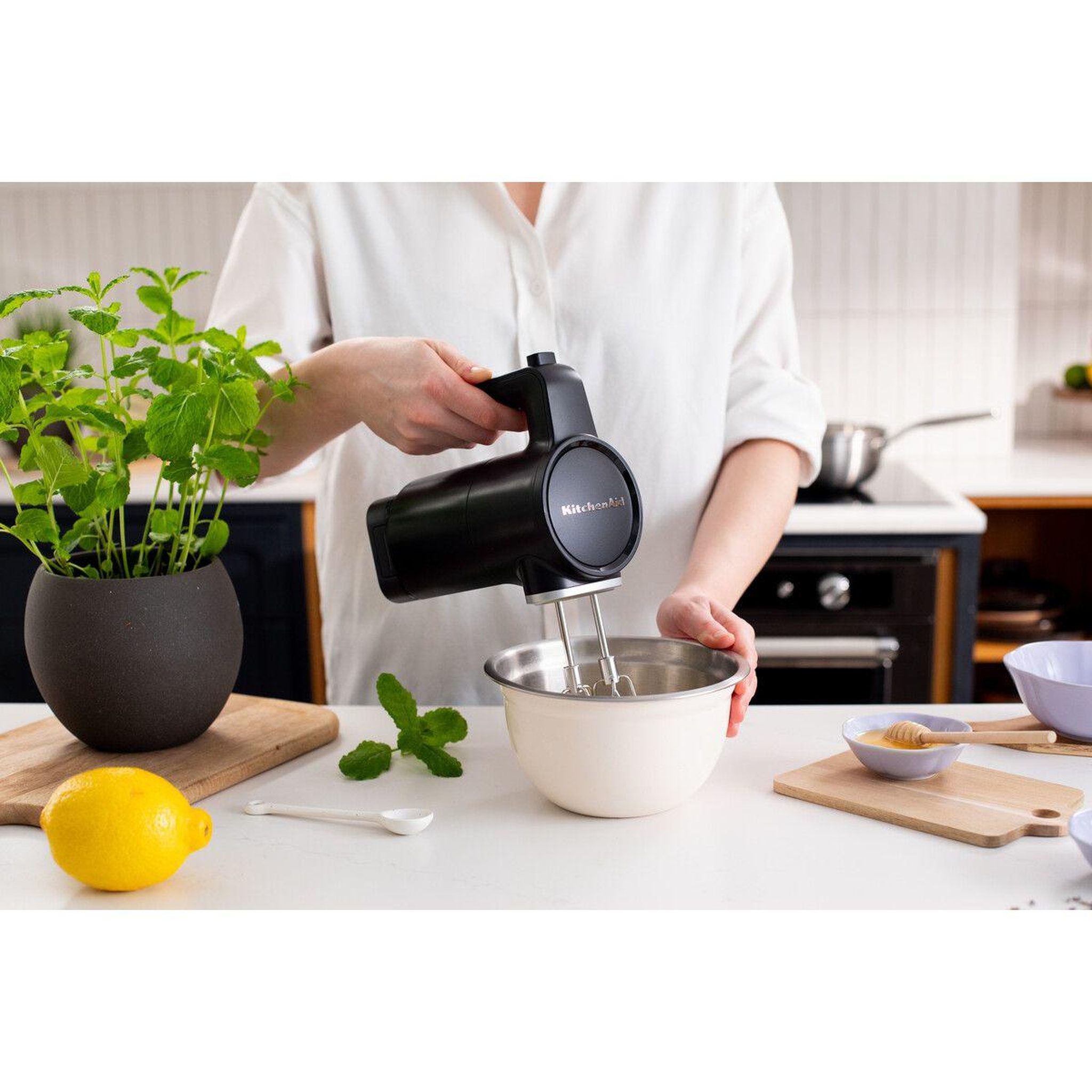 Voir la diapositive 2 : KitchenAid Batteur go sans fil avec batterie 5khmr762bm