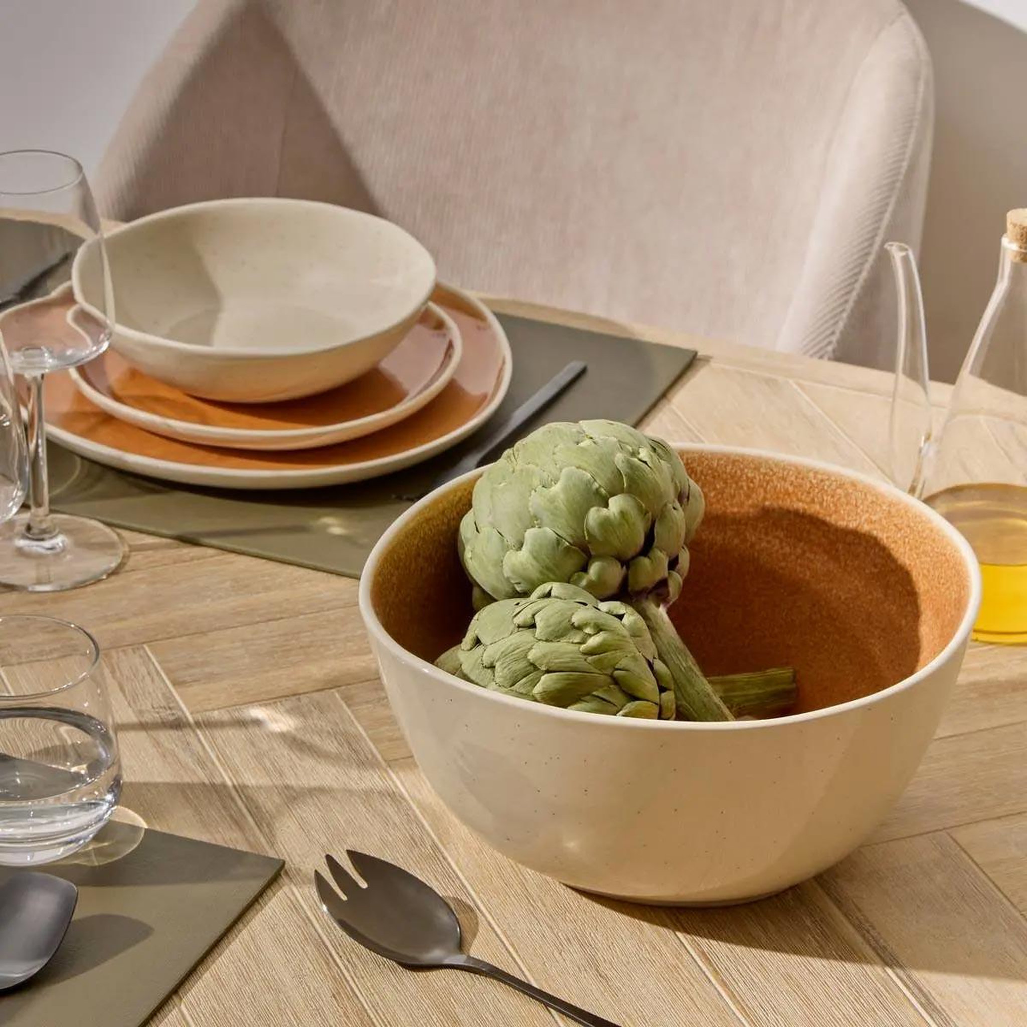 Voir la diapositive 2 : SECRET DE GOURMET Saladier en faïence  wonja  26cm ocre