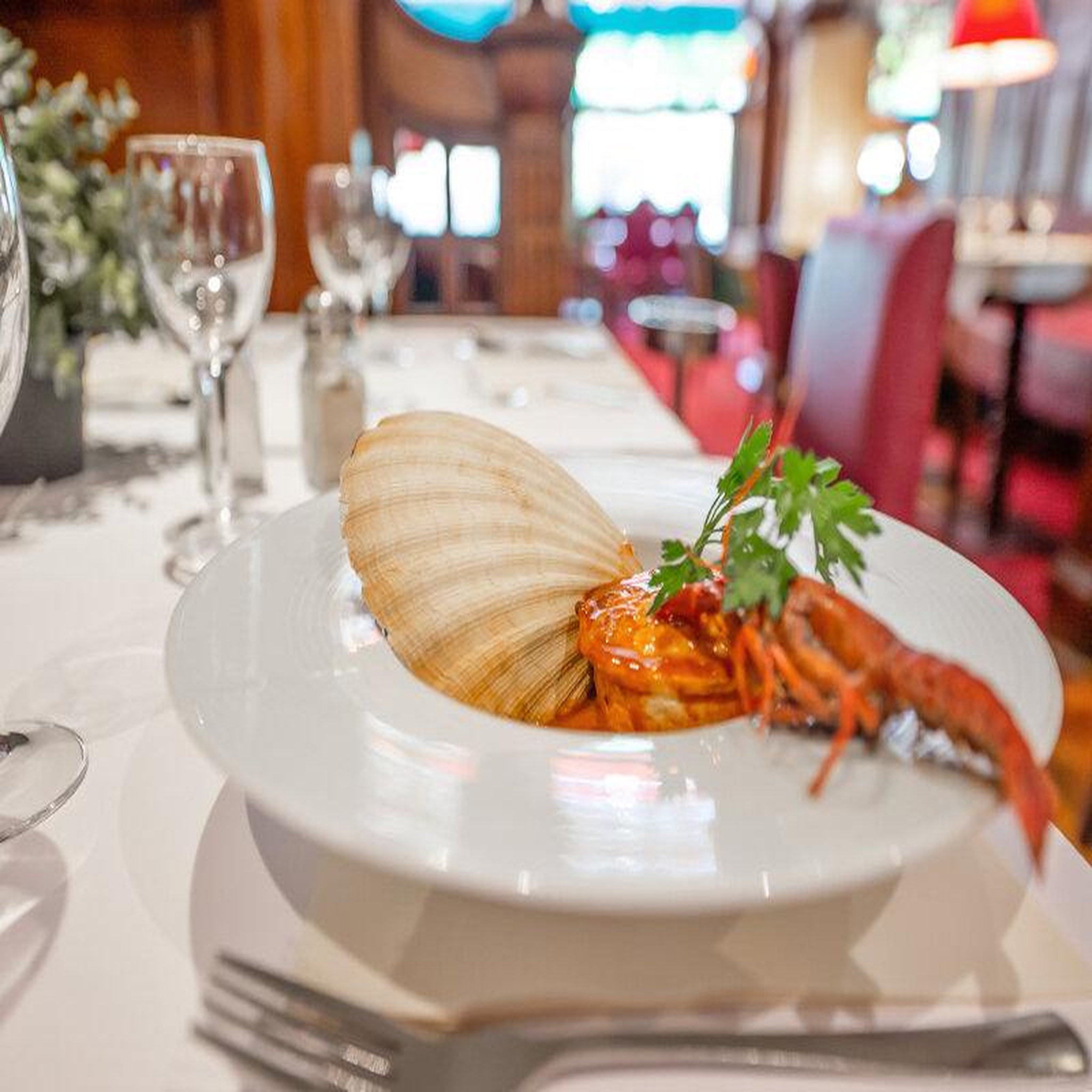 Voir la diapositive 2 : Smartbox Dîner découverte au cintra, institution culinaire et patrimoine de lyon - coffret cadeau gastronomie