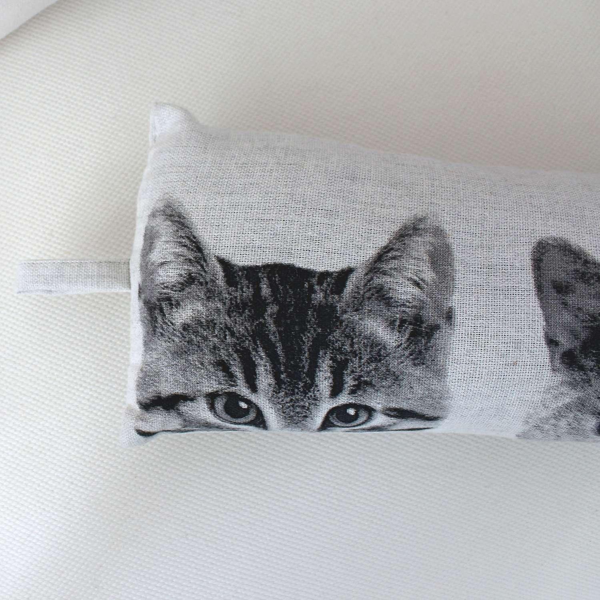 Voir la diapositive 4 : TOILINUX Boudin de porte imprimé chats - 90 x 15 cm - noir et blanc