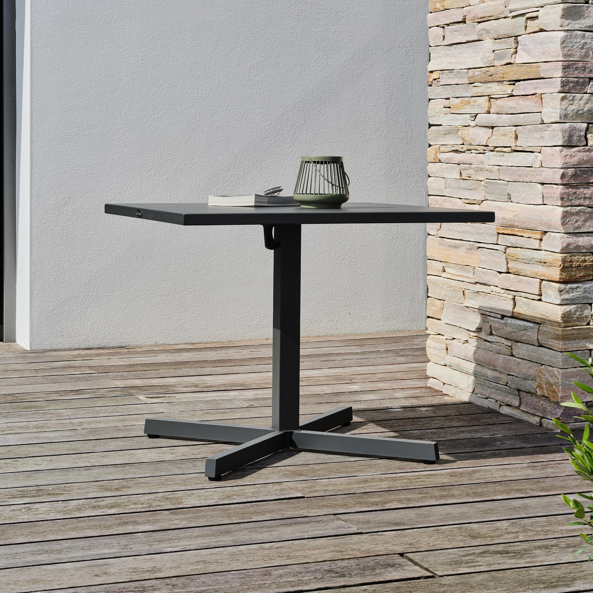 Voir la diapositive 4 : DCB GARDEN Ensemble repas de jardin en acier  (2 places)