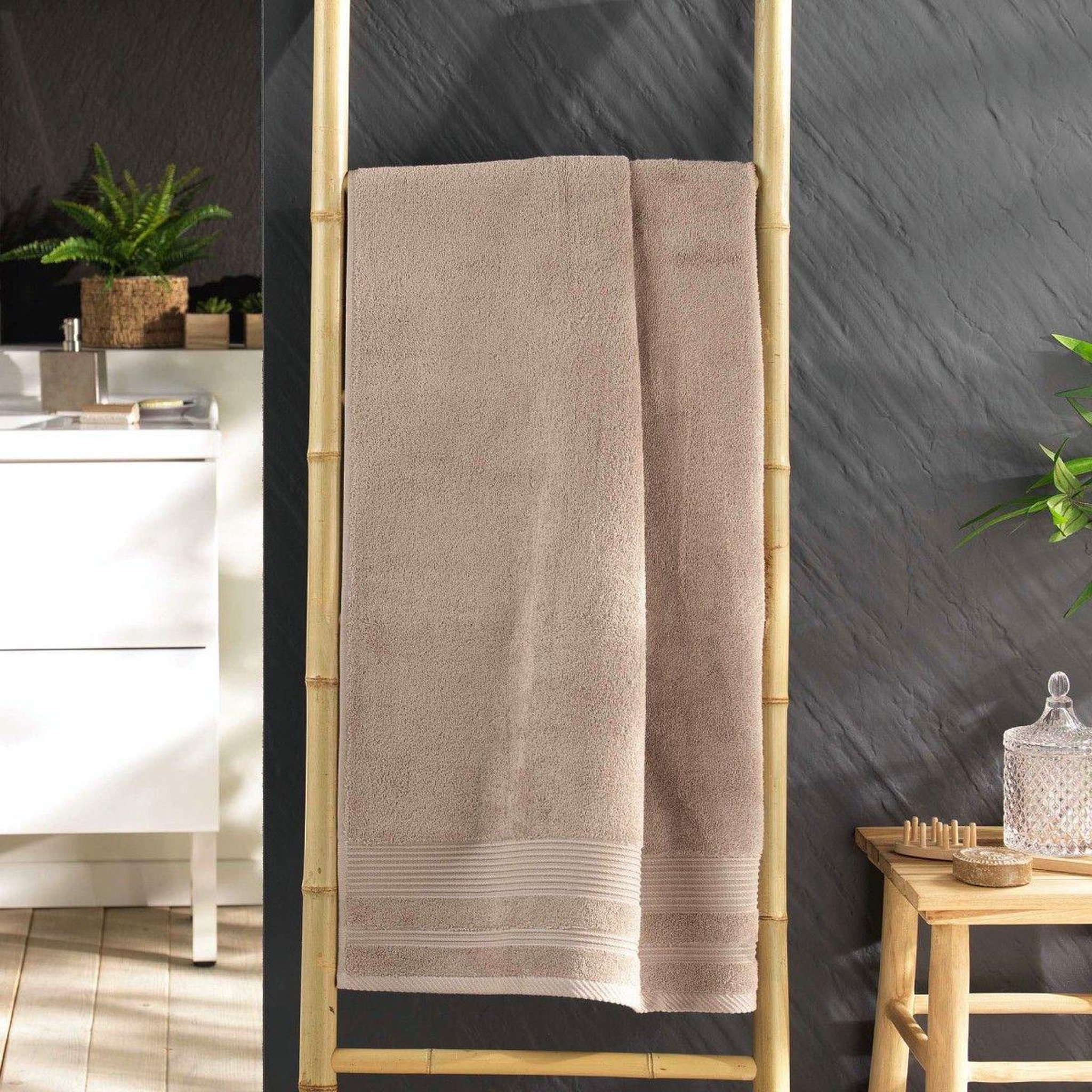 Voir la diapositive 2 : Douceur d'Intérieur Drap de douche  tendresse  70x130cm taupe