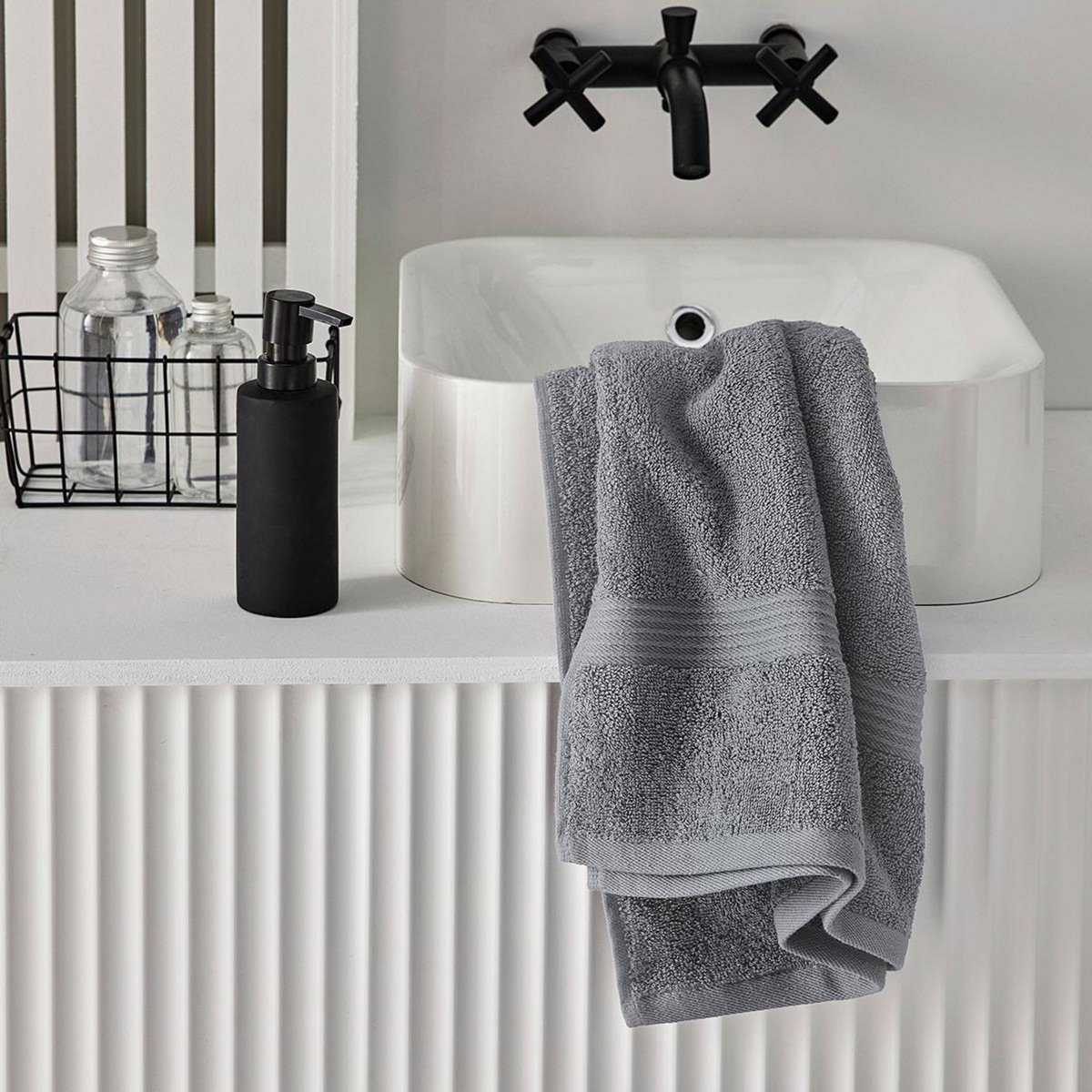TODAY Serviette de toilette unie en coton 450 g/m²