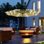 Voir la diapositive 2 : OUTSUNNY Parasol octogonal inclinable Ø 2,67 x 2,4 m lumineux solaire 24 LED polyester haute densité 180 g/m² kaki