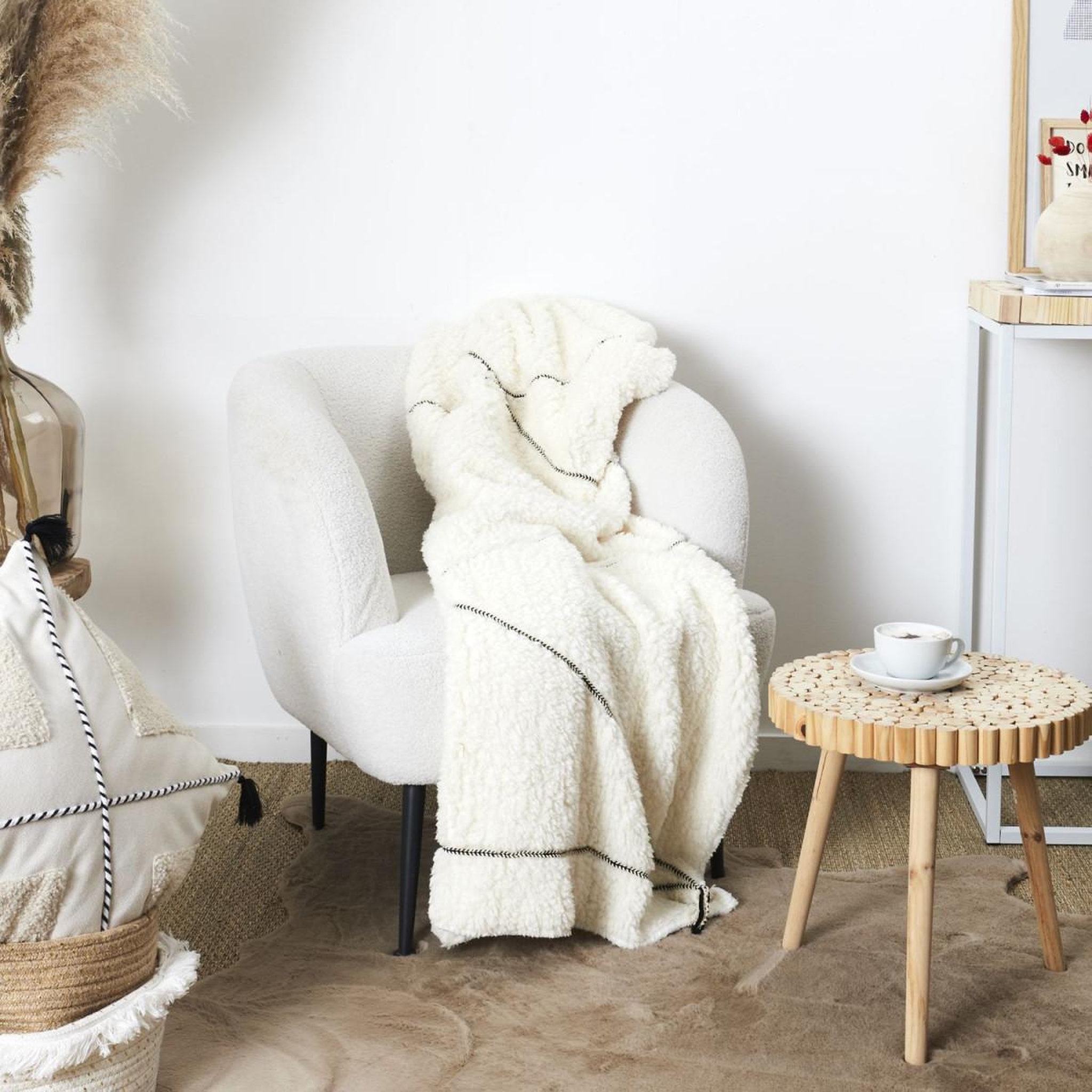 Voir la diapositive 3 : The Home Deco Factory Plaid Sherpa Tressé  Crush  130x160cm Blanc