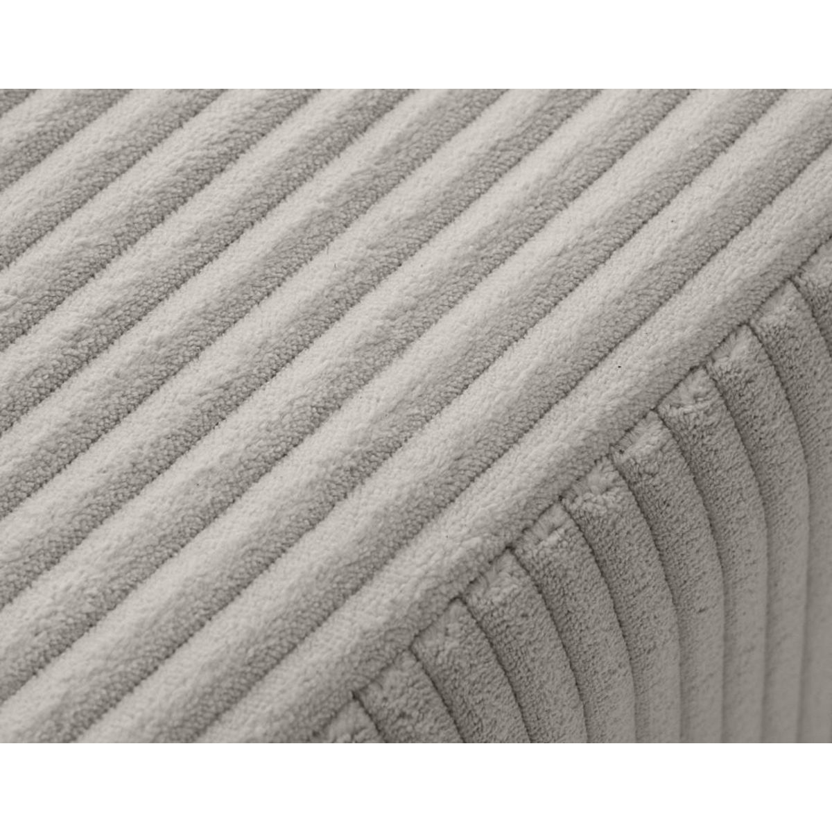 LISA DESIGN Pivoine - fauteuil en velours côtelé