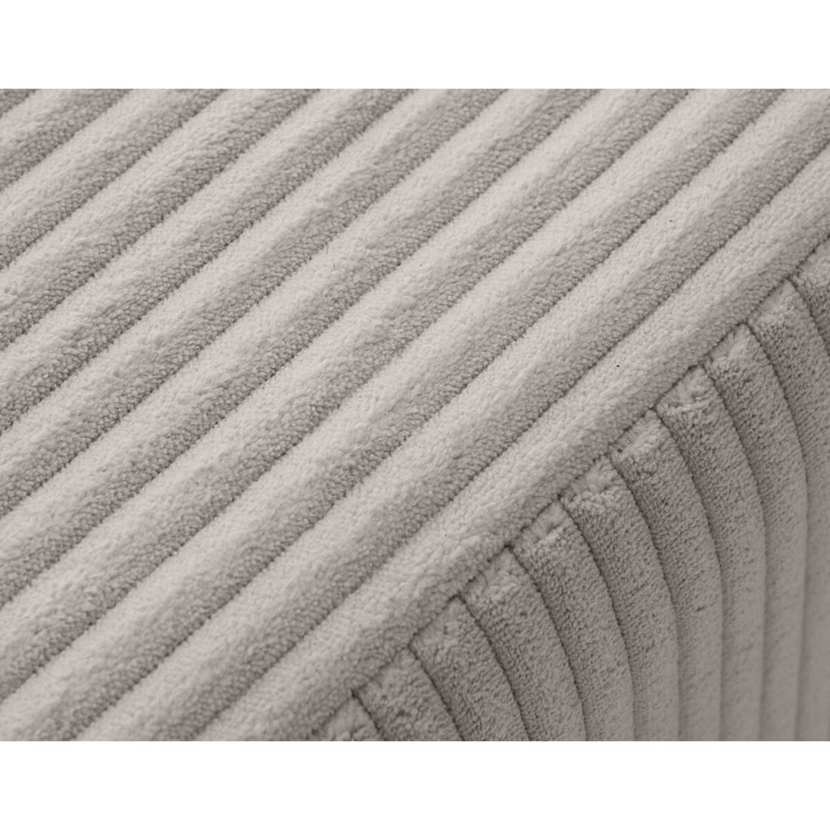 LISA DESIGN Pivoine - fauteuil en velours côtelé