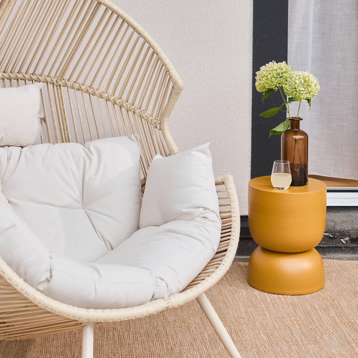 SWEEEK Fauteuil oeuf de jardin acier et résine beige - Salenza