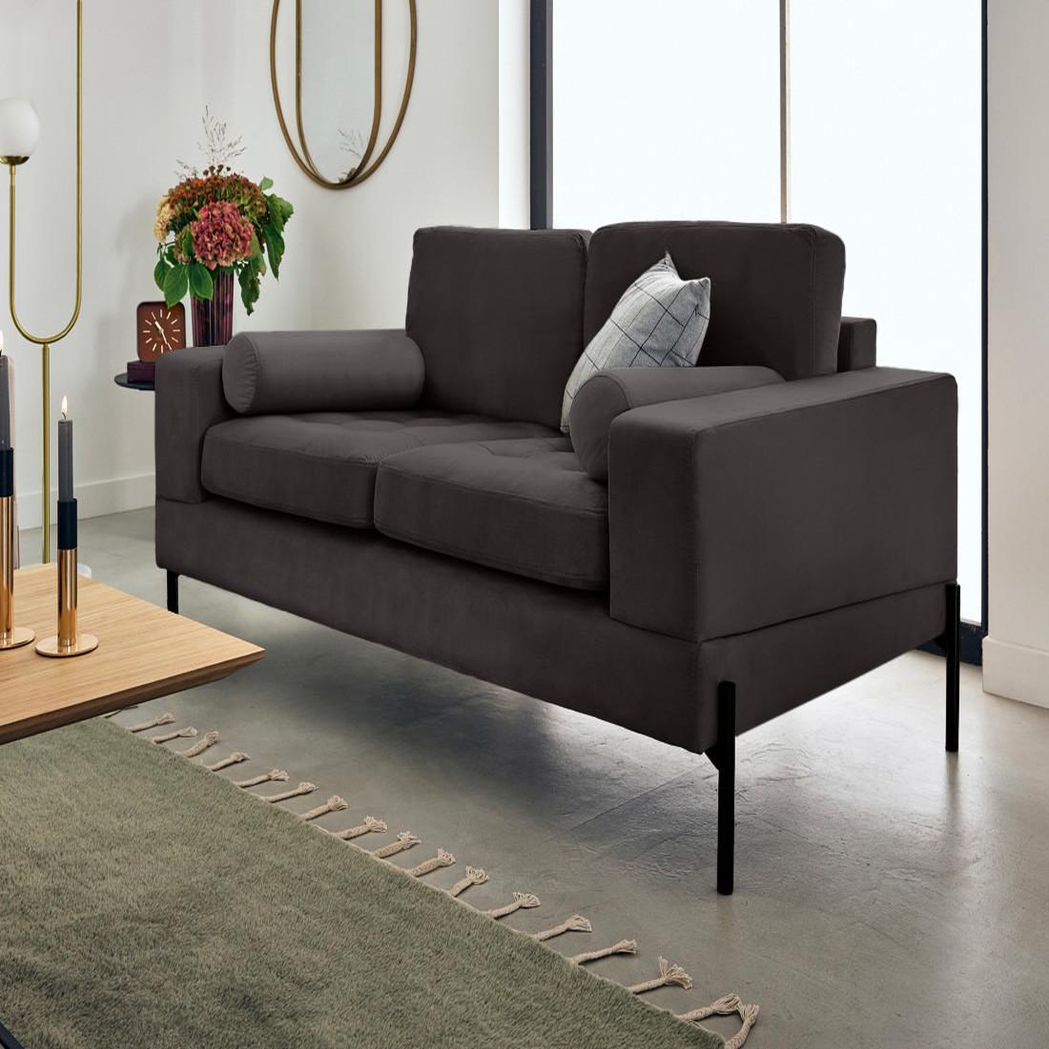 Voir la diapositive 1 : LISA DESIGN Isaure - canapé droit 2 places en velours