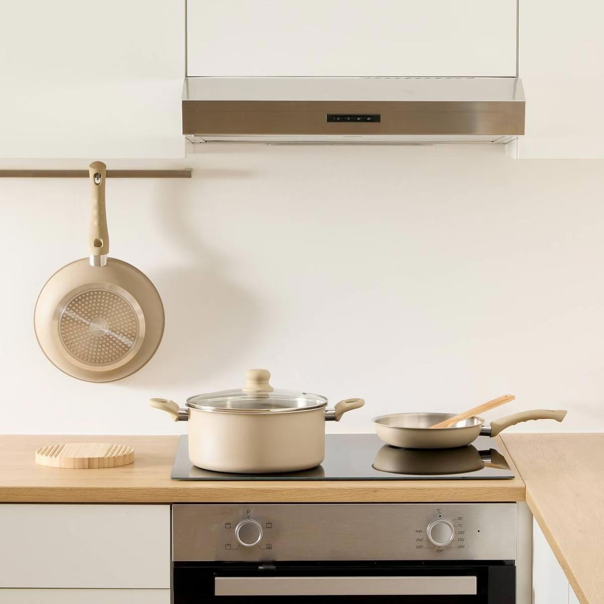 Voir la diapositive 3 : FIVE Faitout en inox  solstice  24cm beige