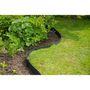 Voir la diapositive 6 : NATURE Bordure de jardin - NATURE - Noir - PE recyclé, épaisseur 3 mm - H7,5 cm x 10m - 10 Ancres noires - H19,5x 1,9x 1,8cm