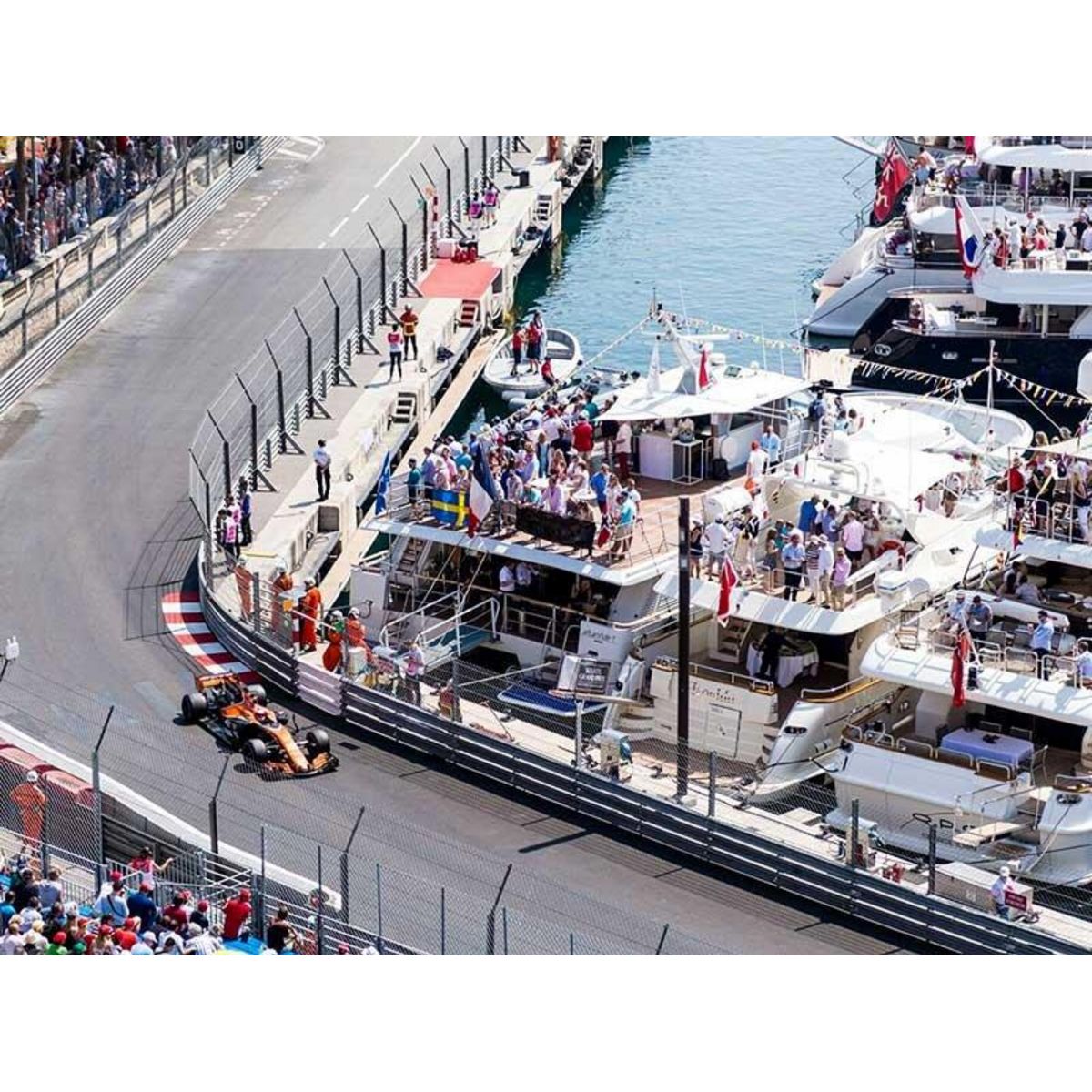 Smartbox Grand Prix de F1 de Monaco 2025 : 2 billets pour la course et 1 nuit en hôtel 3* - Coffret Cadeau Sport & Aventure