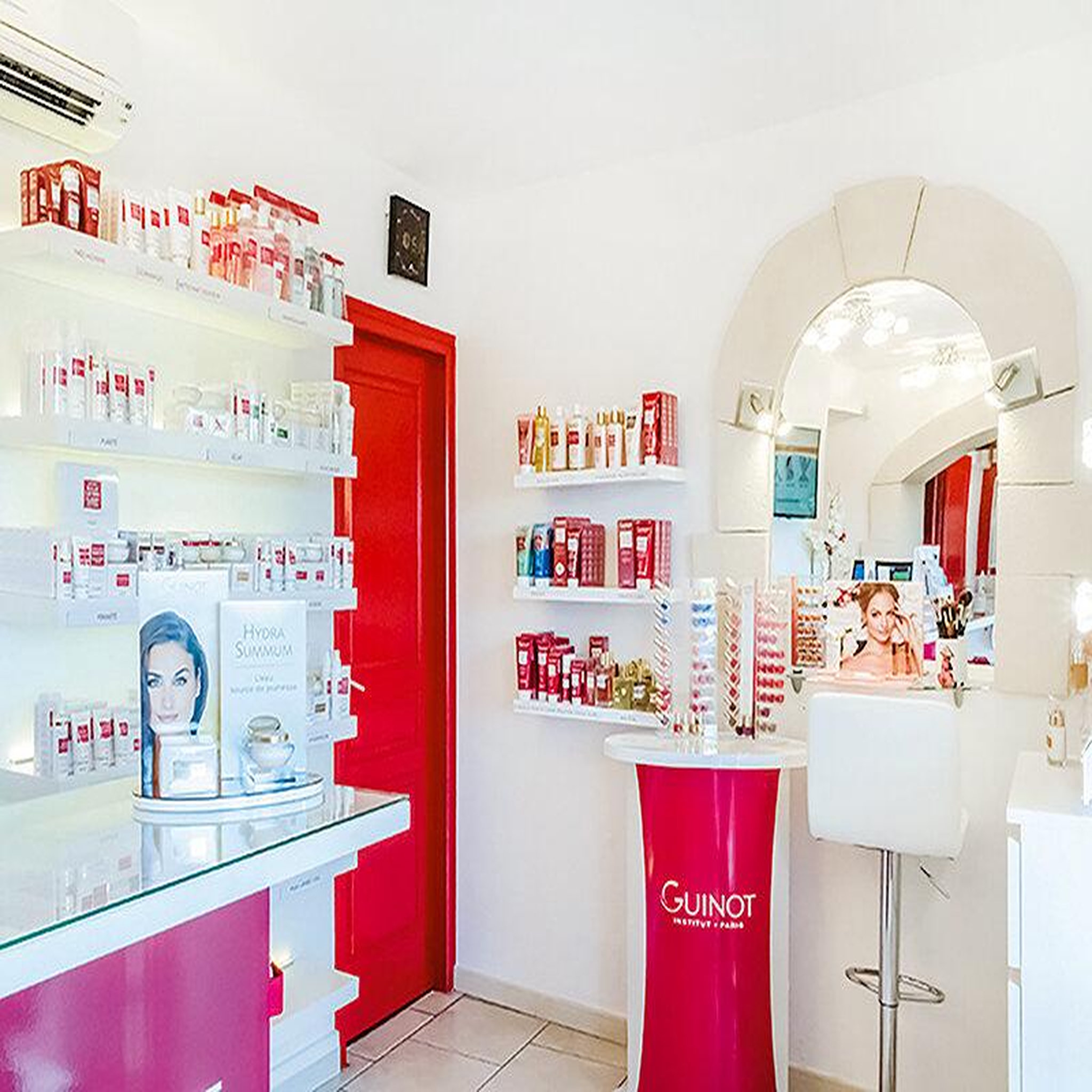 Voir la diapositive 4 : Smartbox Séance de beauté avec un soin du visage lift summum guinot - coffret cadeau bien-être