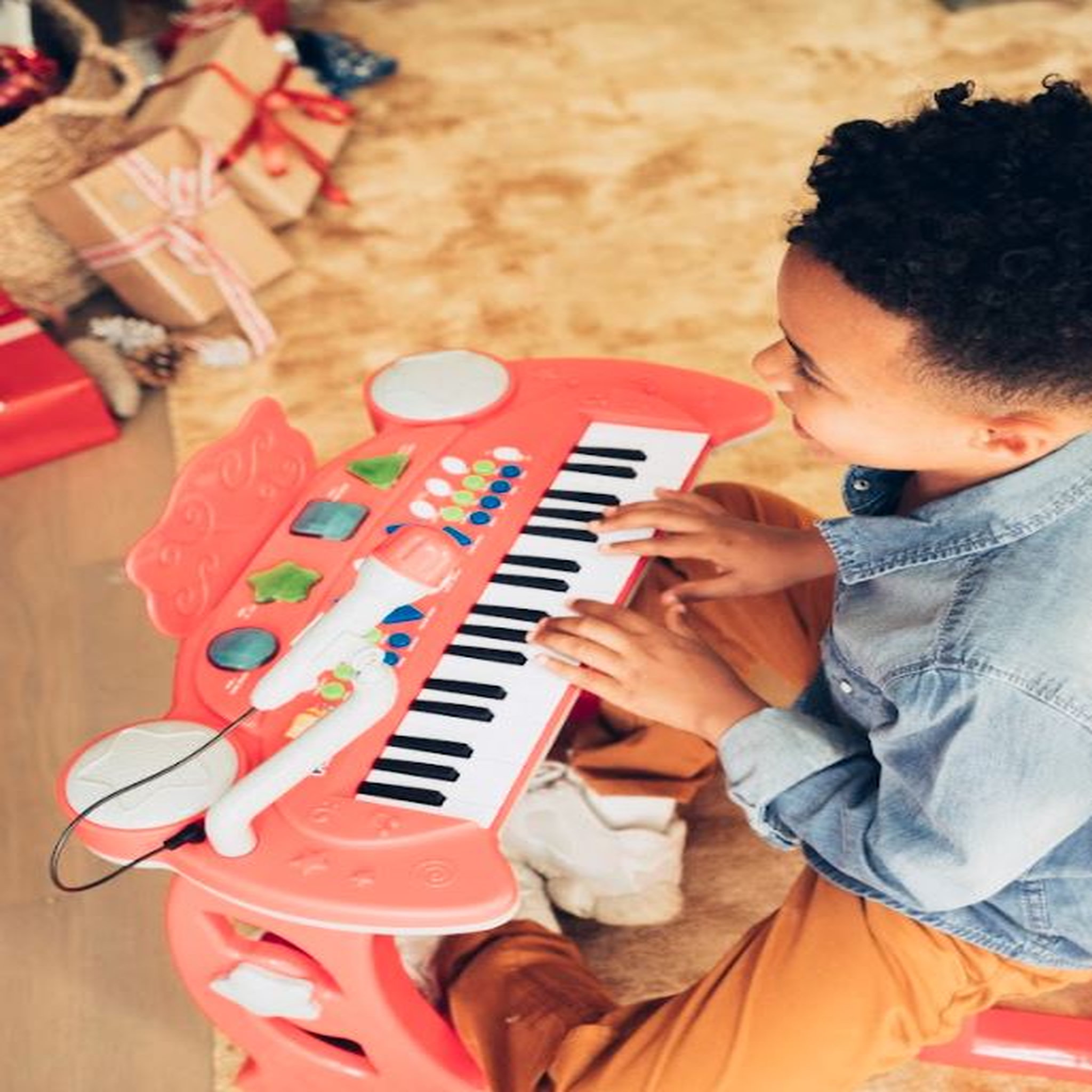 Voir la diapositive 6 : One Two Fun Clavier + tabouret + micro rouge 