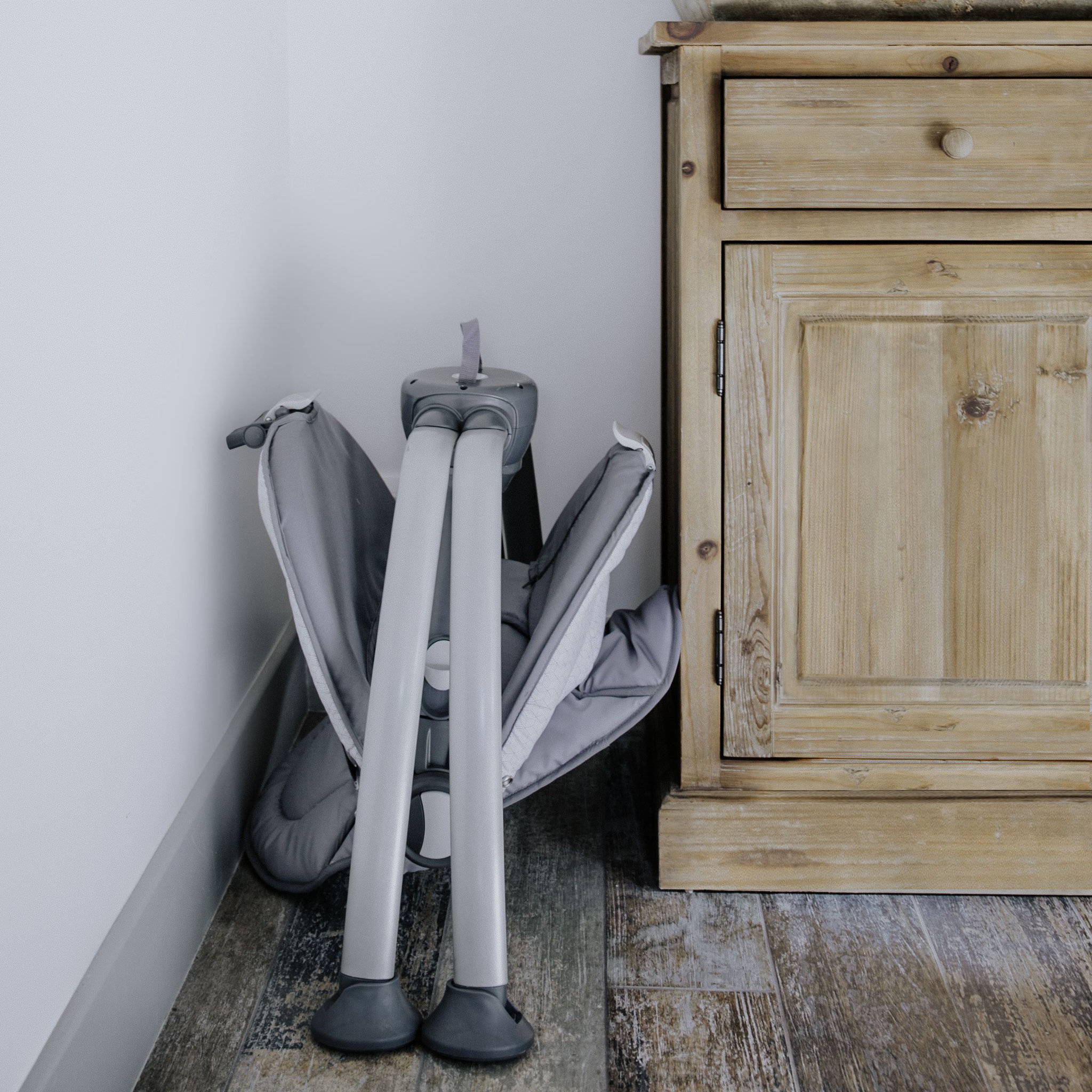 Voir la diapositive 7 : BABYMOOV Transat en hauteur pliable Swoon Up Graphik  