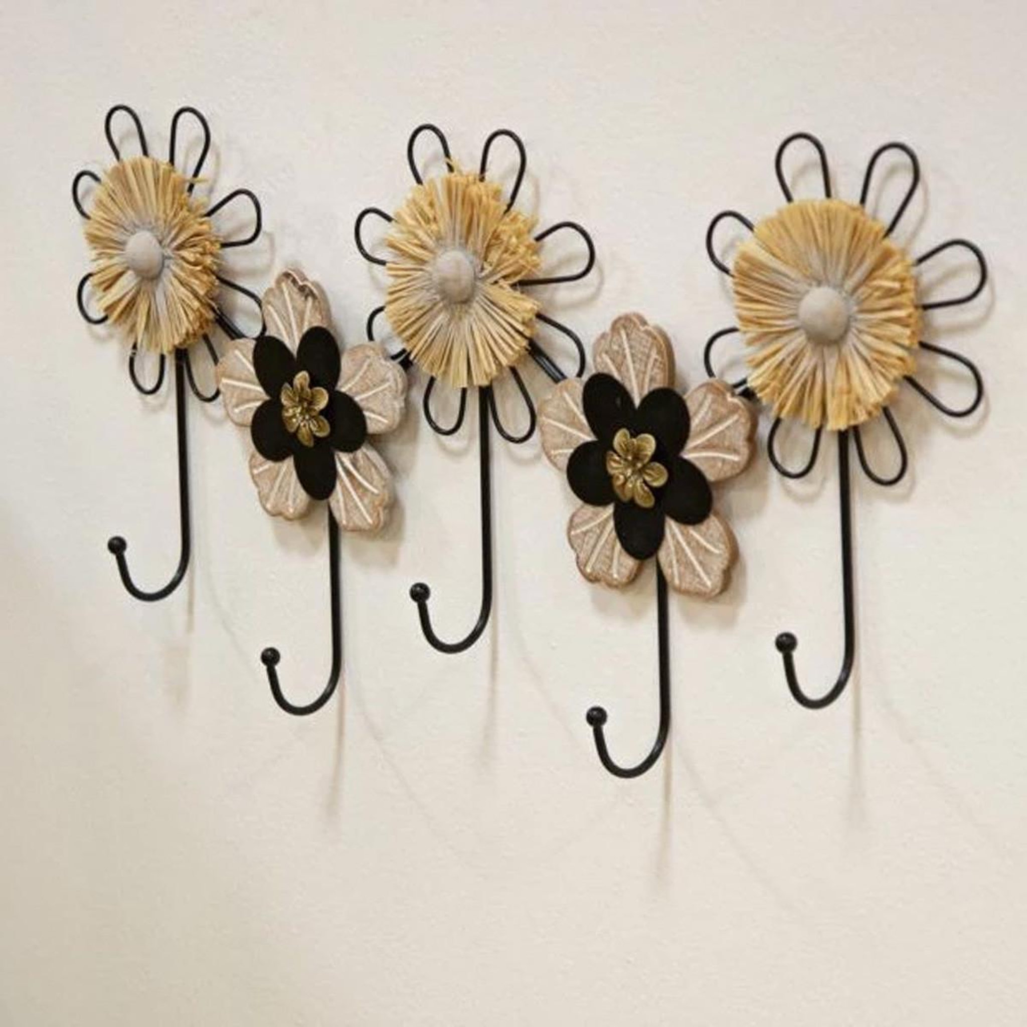 Voir la diapositive 5 : Paris Prix Patère murale design 5 crochets  may  61cm noir & naturel