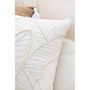 Voir la diapositive 4 : Paris Prix Coussin Déco Feuilles  Lara  43x43cm Blanc