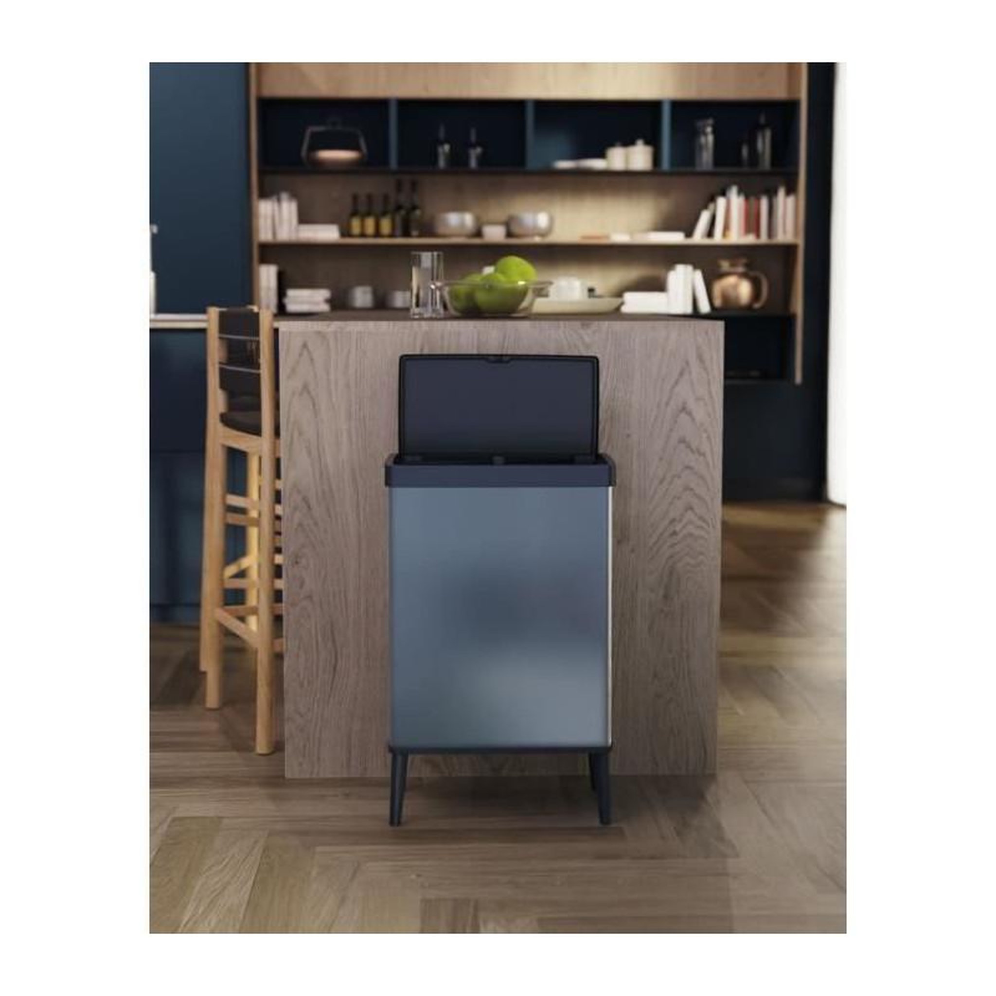 Voir la diapositive 4 : CURVER Poubelle sur pieds - VERTO - CURVER - Ouverture touch - 54 L - Bleu perle