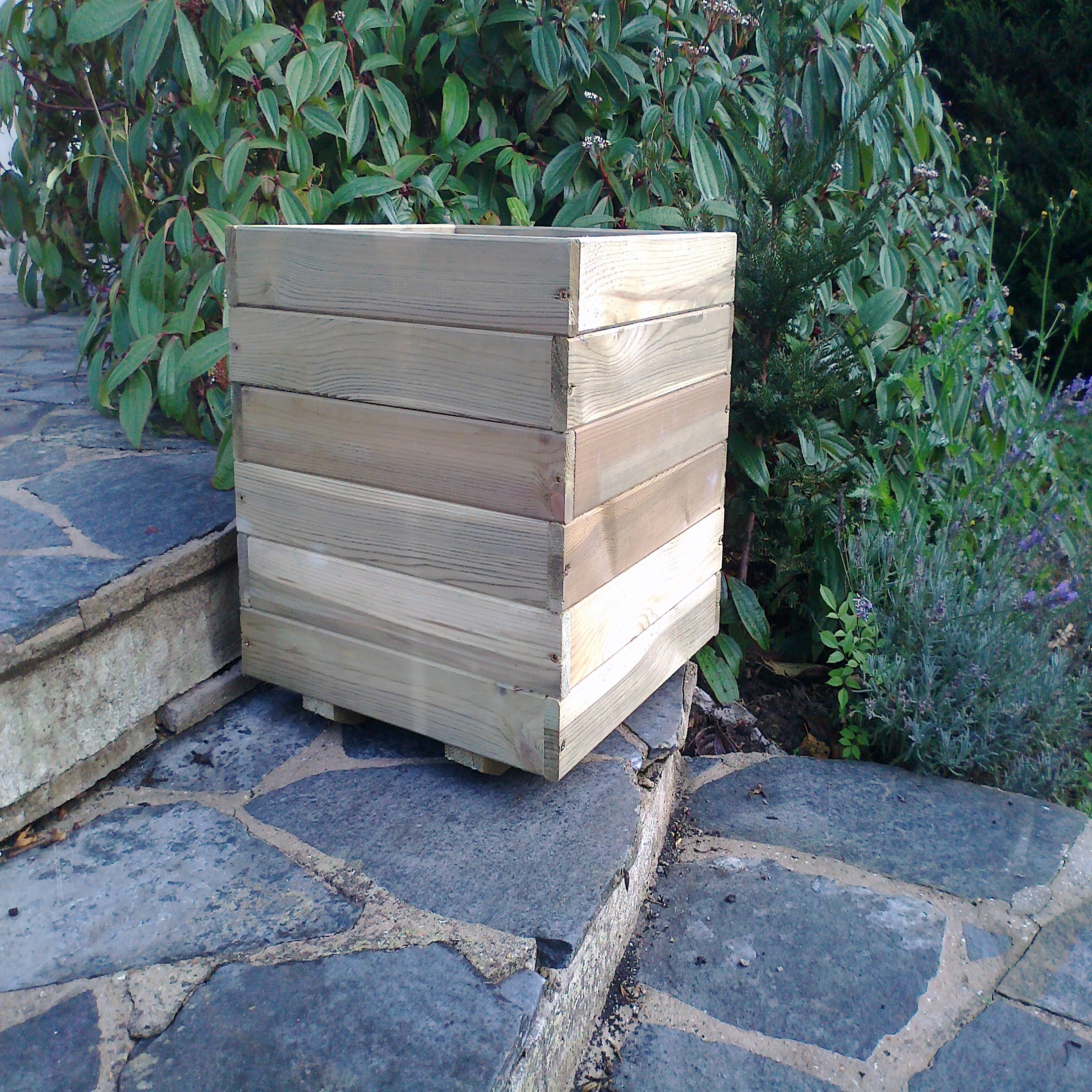 Voir la diapositive 1 : GARDENSTAR Bac carré lame 40x40x39 cm