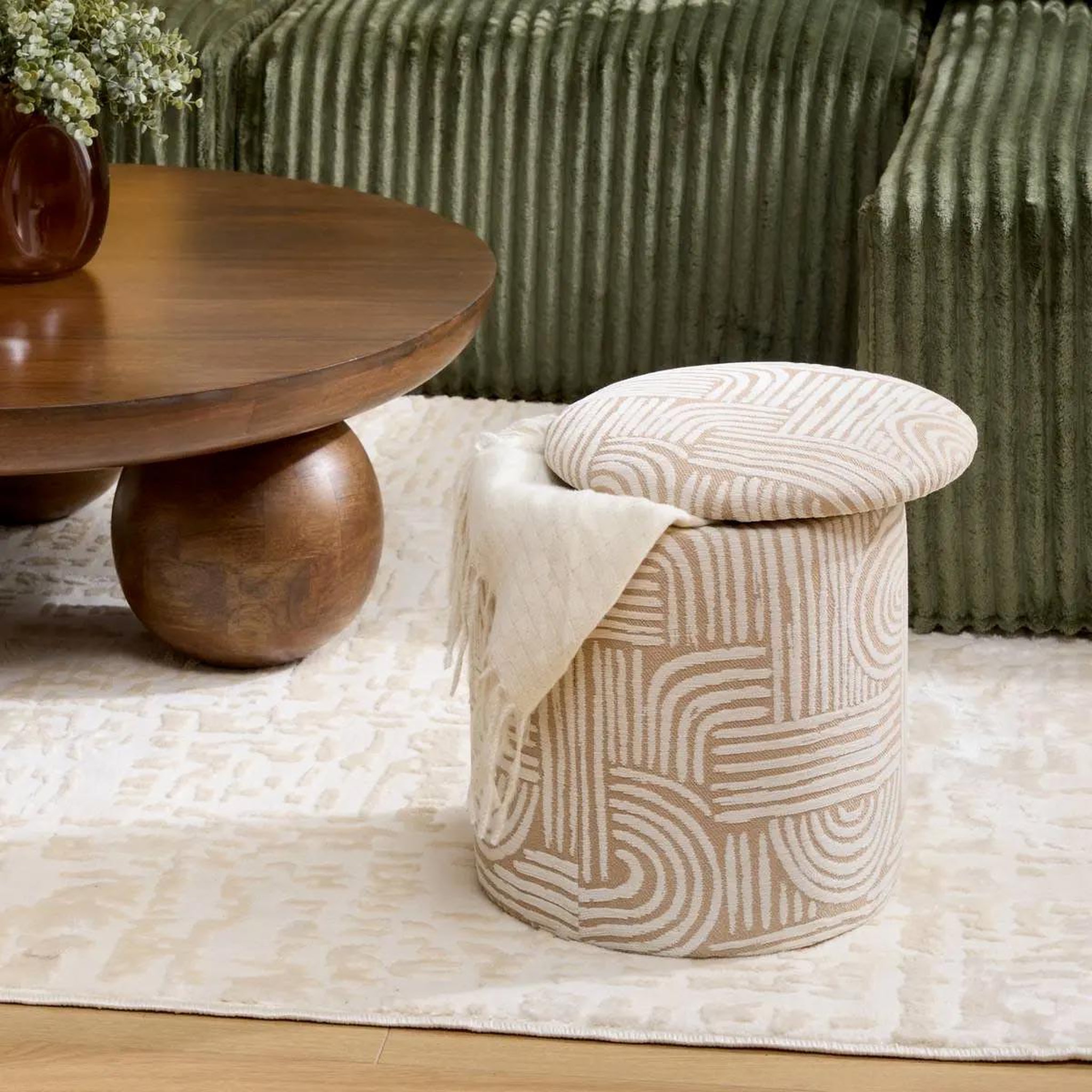 Voir la diapositive 3 : ATMOSPHERA Pouf coffre chenille  nubo  34cm beige