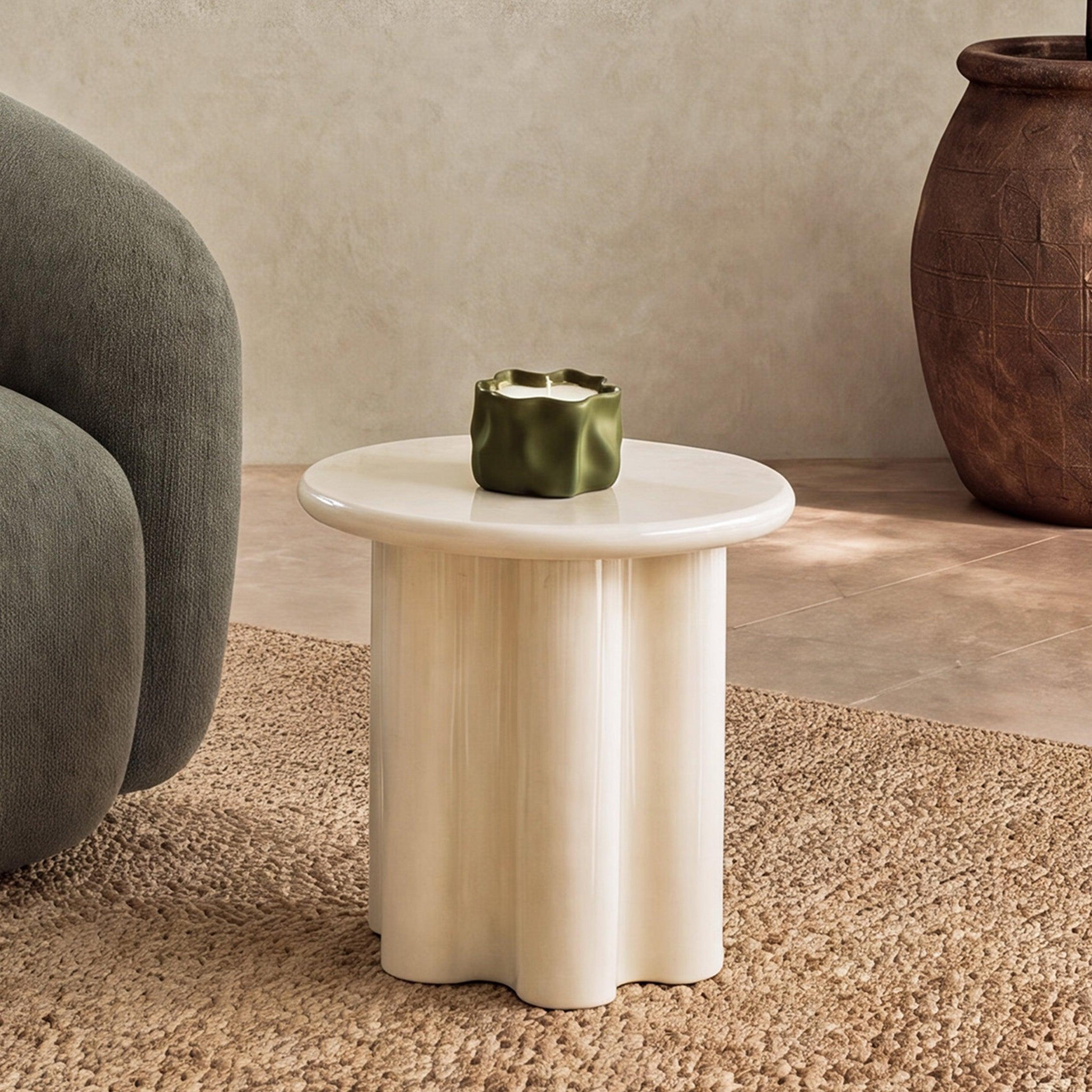 Voir la diapositive 2 : MAISON PAVANE Table d'appoint laquée blanche, D50 cm-Olya