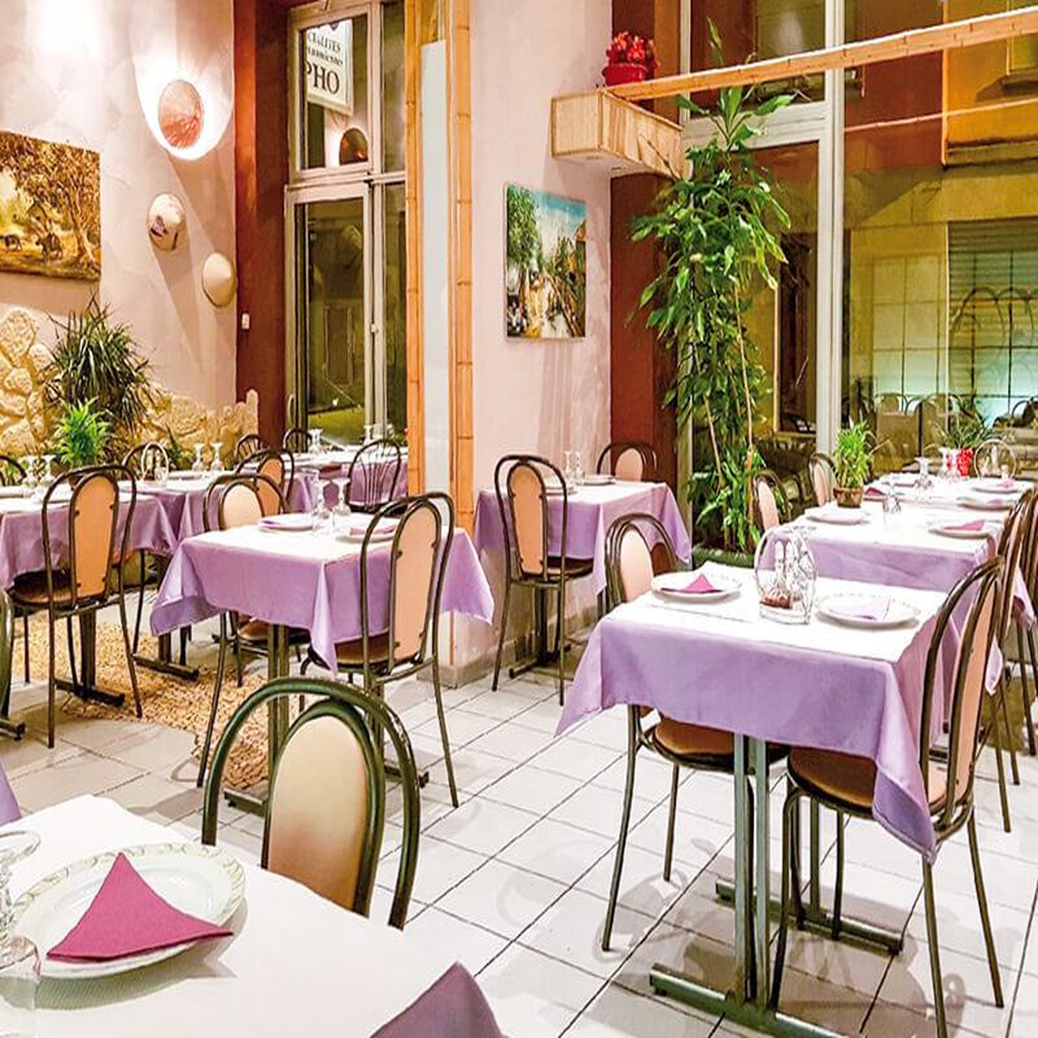 Voir la diapositive 3 : Smartbox Repas gourmands à grenoble - coffret cadeau gastronomie