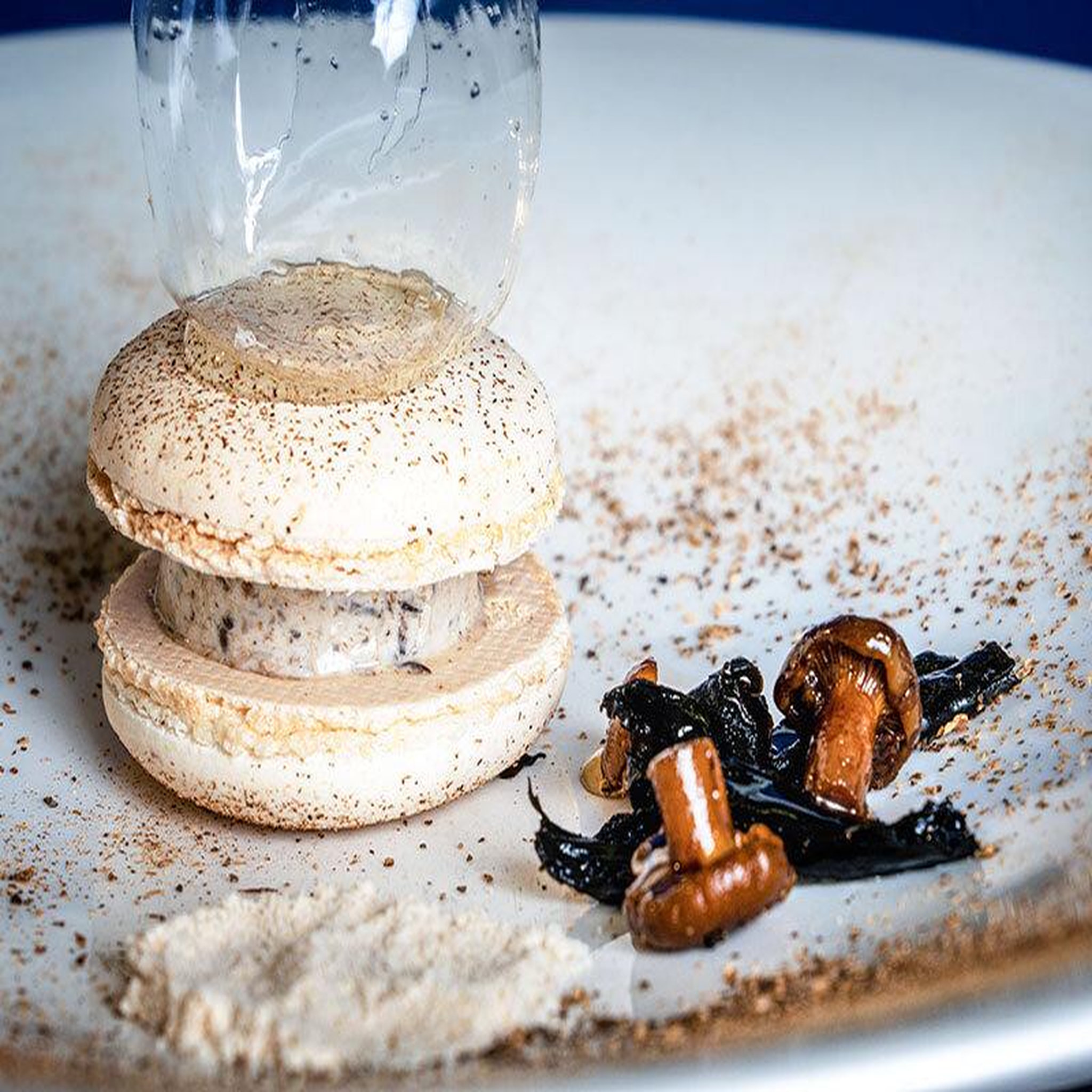 Voir la diapositive 3 : Smartbox Halte gastronomique à une table à bagnoles-de-l'orne - coffret cadeau gastronomie