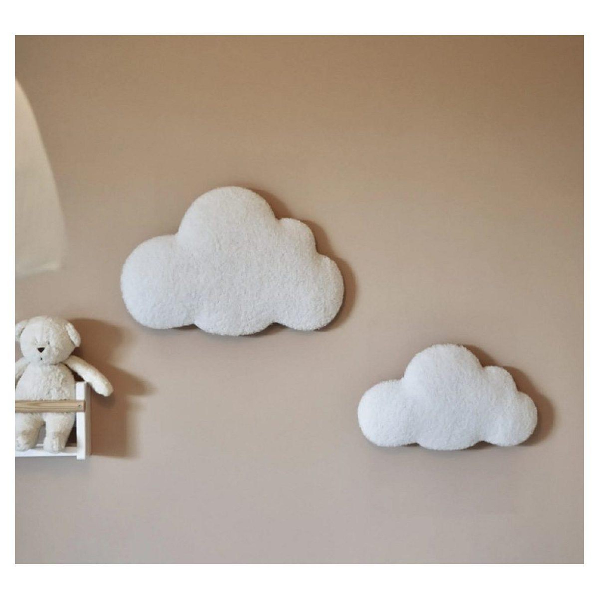 Voir la diapositive 2 : LITTLE LOUA Décoration murale petit nuage en bouclé sans led