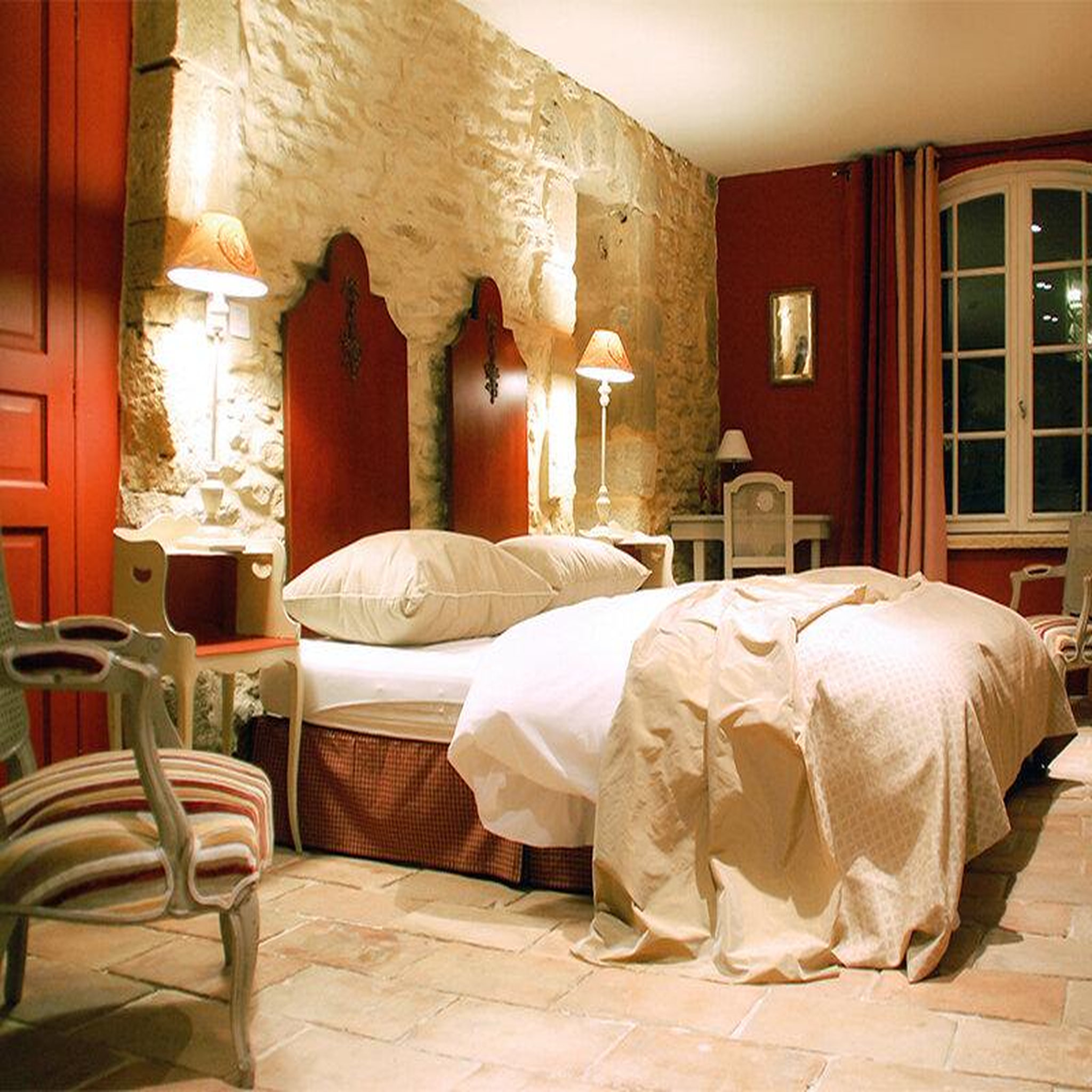 Voir la diapositive 2 : Smartbox 2 jours avec dîner dans un mas provençal avec piscine près de nîmes - coffret cadeau séjour