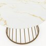 Voir la diapositive 5 : ID MARKET Table à manger ronde YUNA 6 personnes pied filaire laiton et plateau effet marbre blanc ALASKA 110 cm