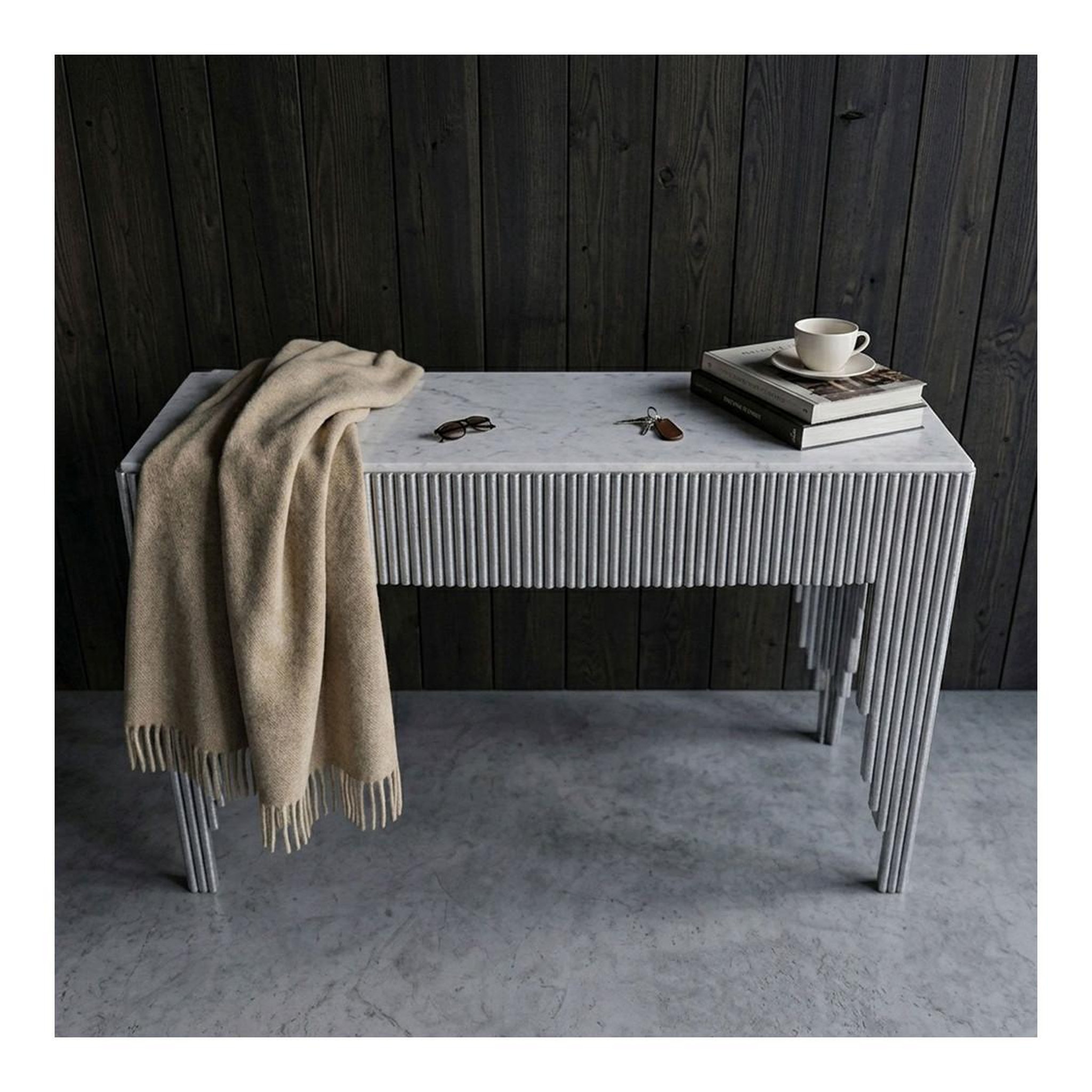 Voir la diapositive 4 : Paris Prix Console en Marbre  Zane  106cm Blanc & Argent
