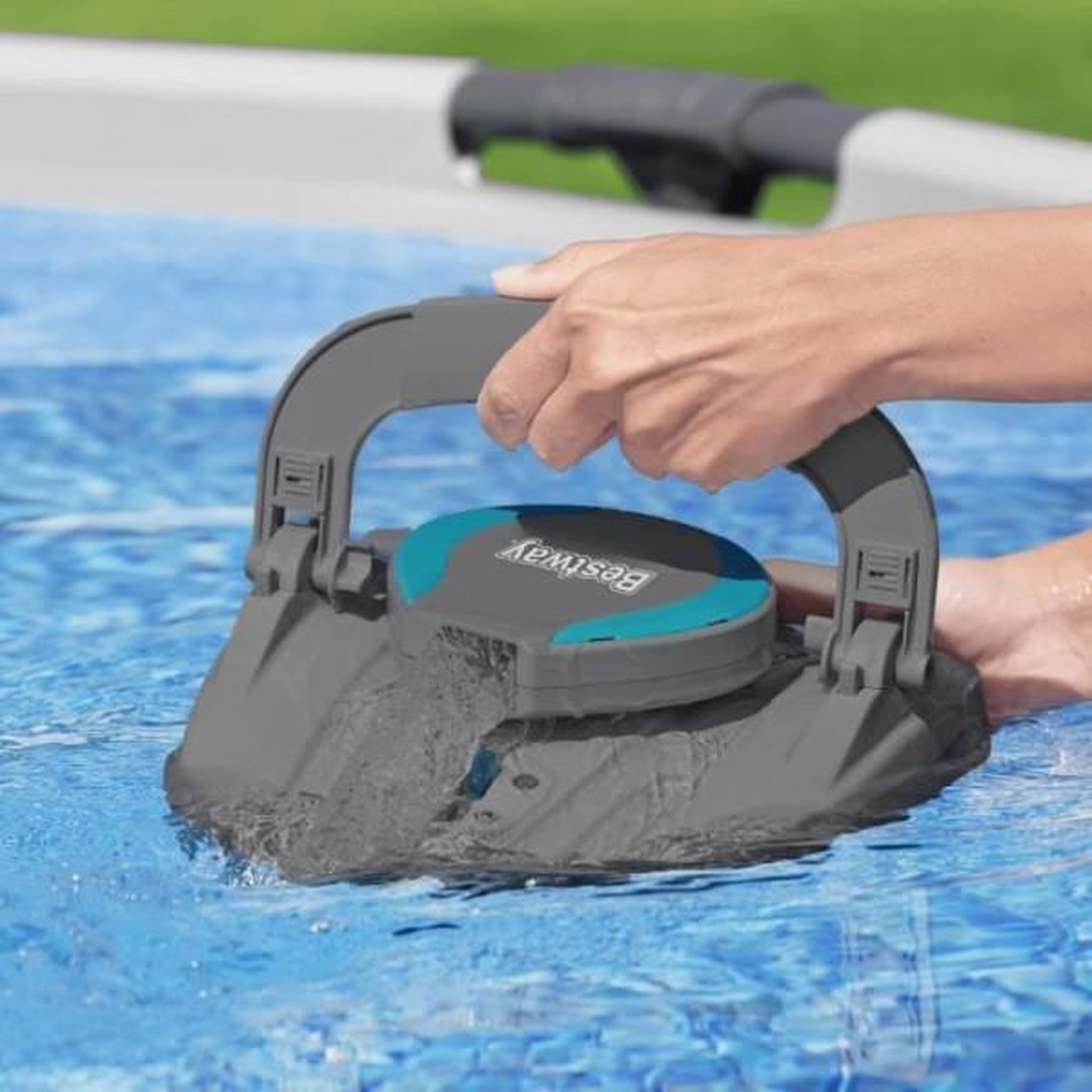 Voir la diapositive 3 : BESTWAY Robot piscine - Bestway - Agate - Rechargeable et autonome - 15m²