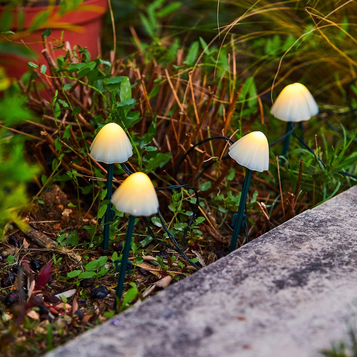 Lumisky Guirlande mini champignons CHAMPY Blanc Plastique 3.8M