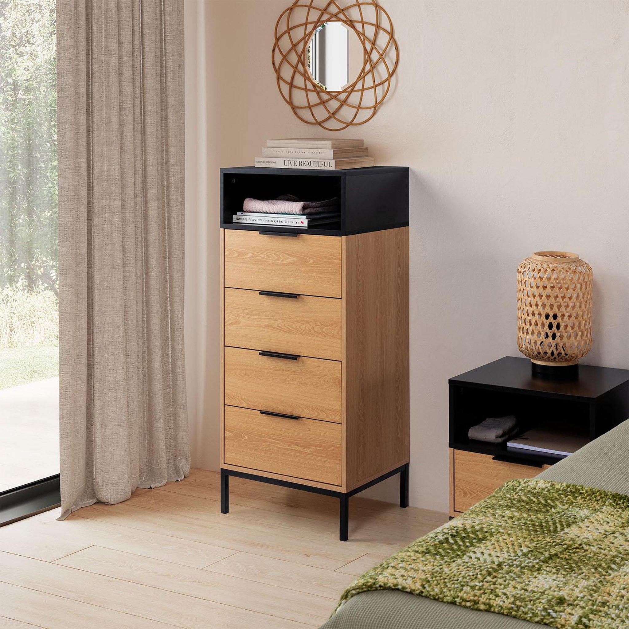 Voir la diapositive 2 : VS VENTA-STOCK Commode haute Nieve 4 tiroirs couleur Chêne