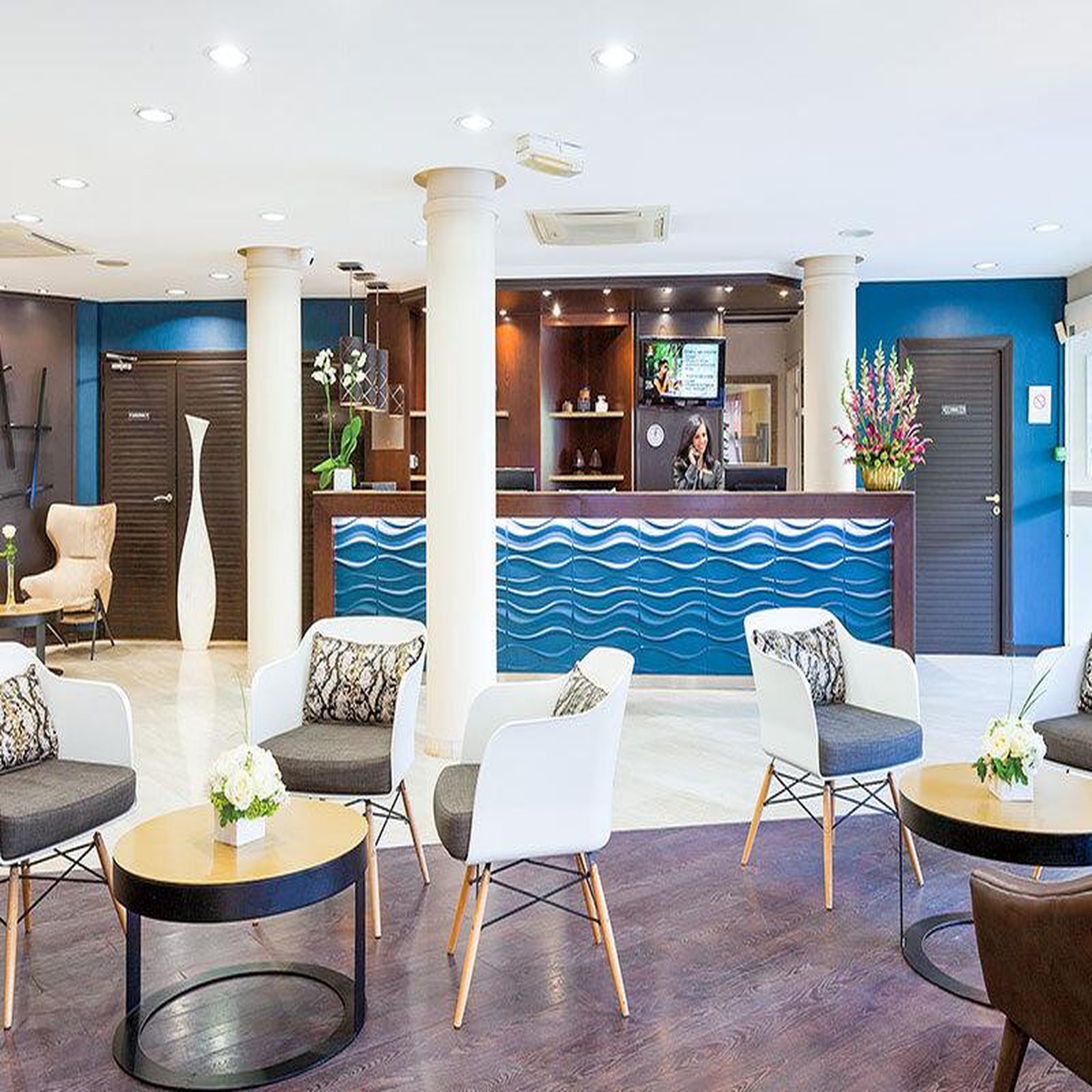 Voir la diapositive 2 : Smartbox 3 jours en hôtel 4* à cannes avec accès à l'espace détente - coffret cadeau séjour