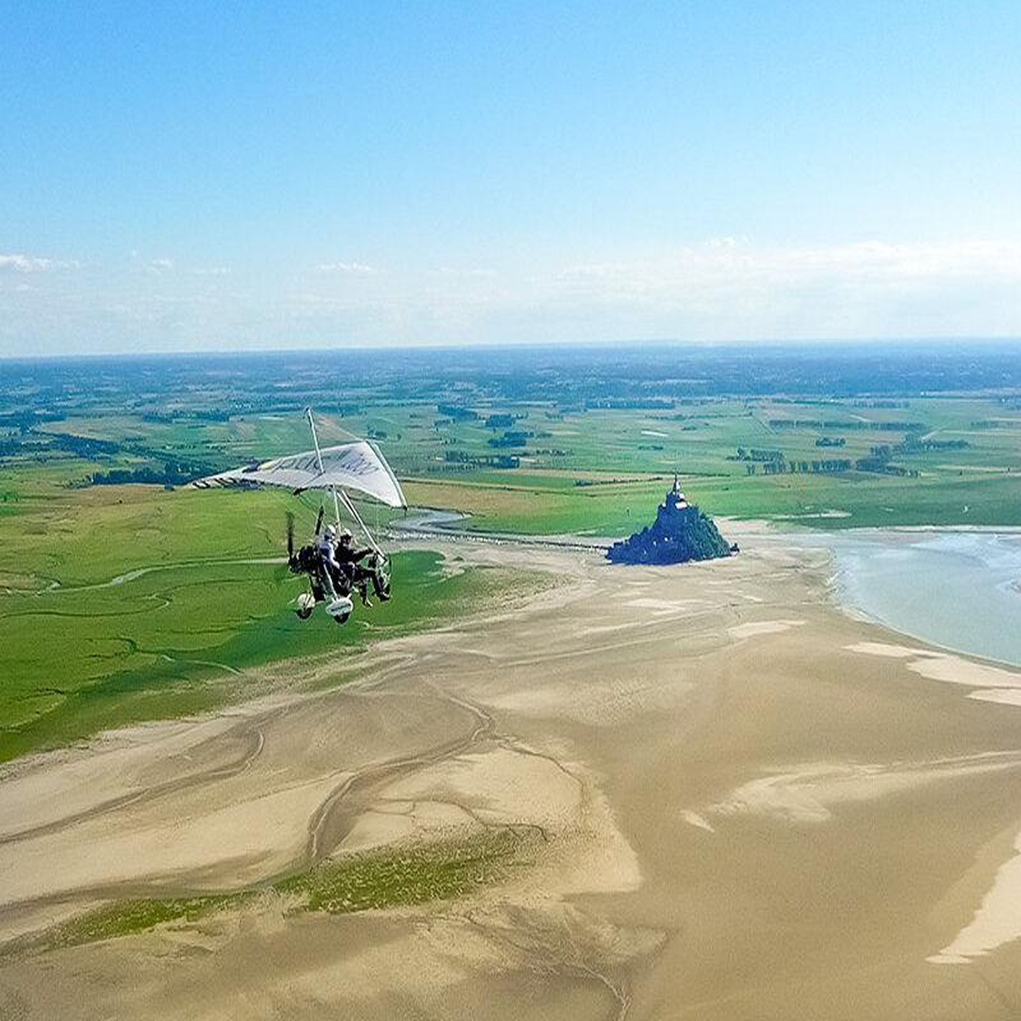 Voir la diapositive 2 : Smartbox Survol du mont saint-michel en ulm - coffret cadeau sport & aventure