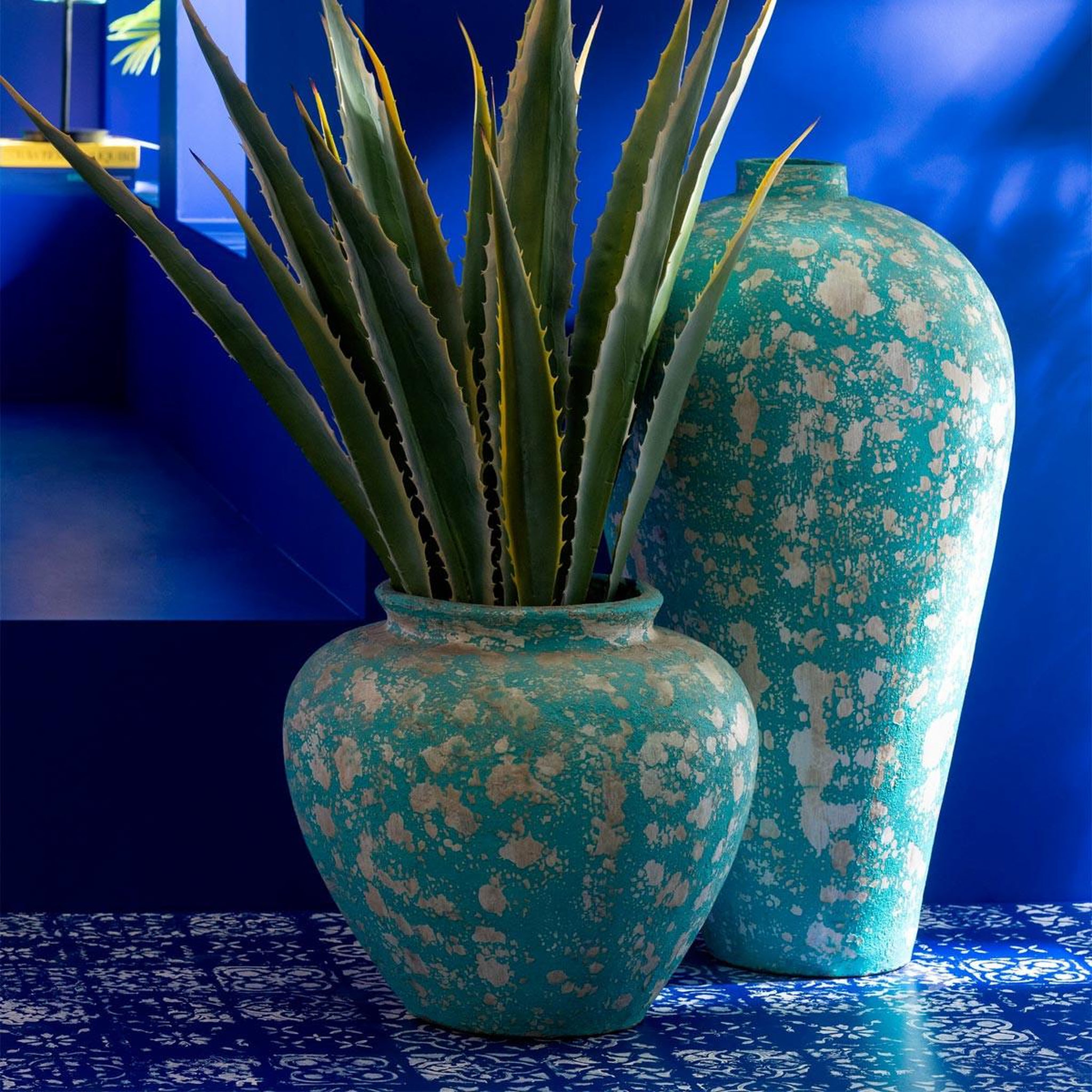 Voir la diapositive 3 : J-LINE Pot Antique Rond en Ciment  Mack  60cm Bleu Azur