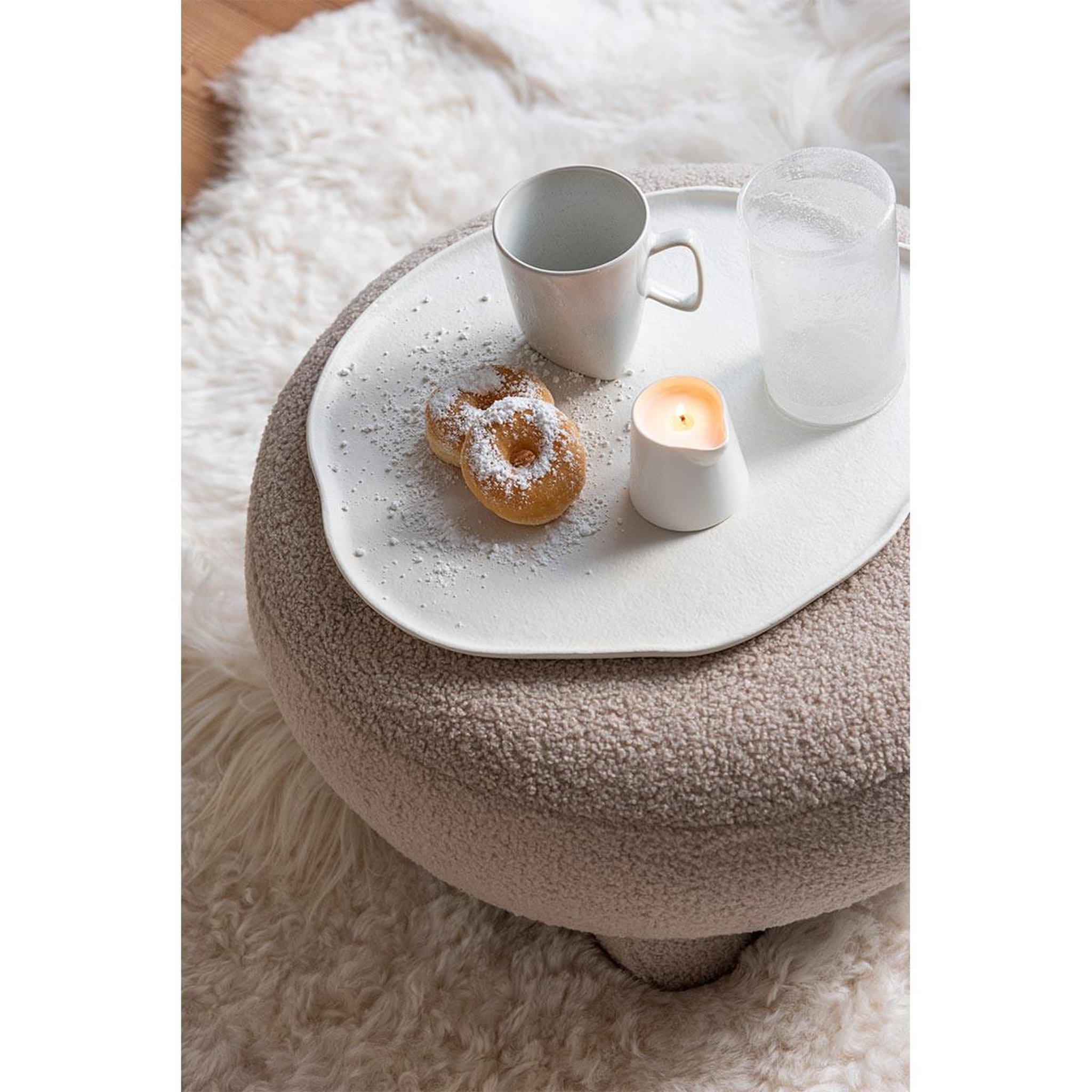 Voir la diapositive 6 : J-LINE Pouf rond bouclette  teddy  52cm beige